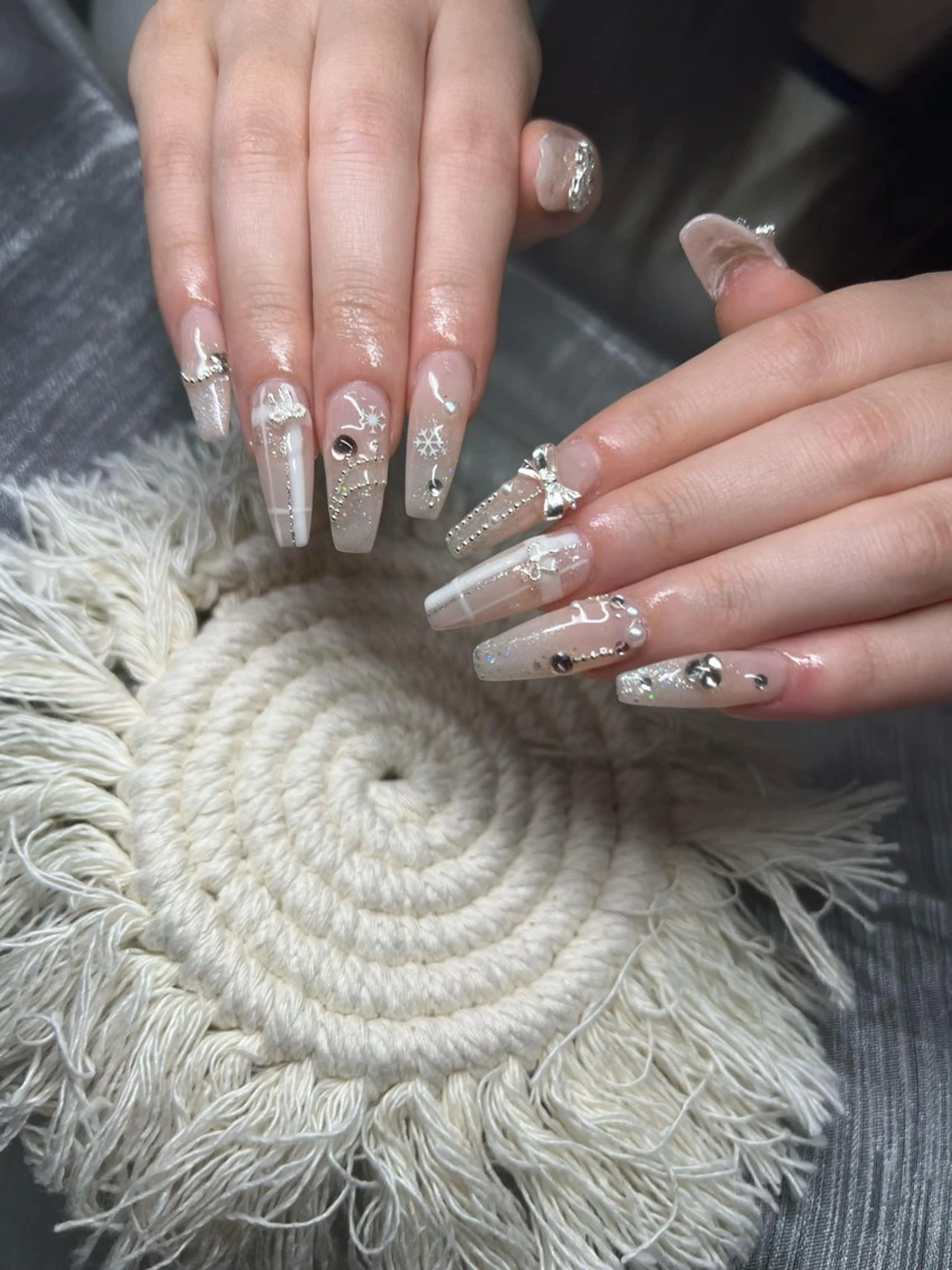 ネイル オーロラネイル チークネイル 長さ出し フットネイル フレンチネイル Lee Nails チップ長さだし専門店のネイルデザイン