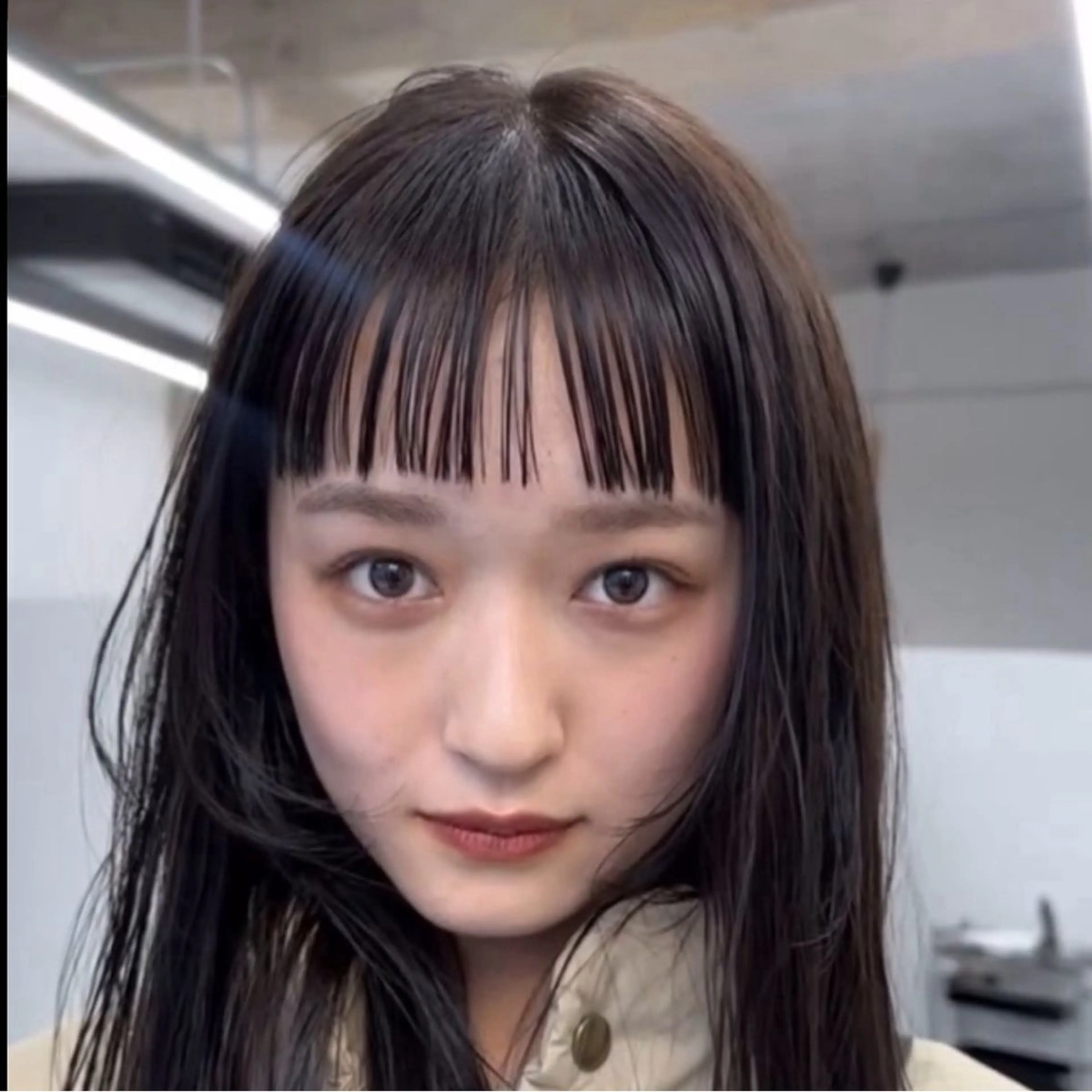 セミロング カット無料内田 海香のヘアスタイル