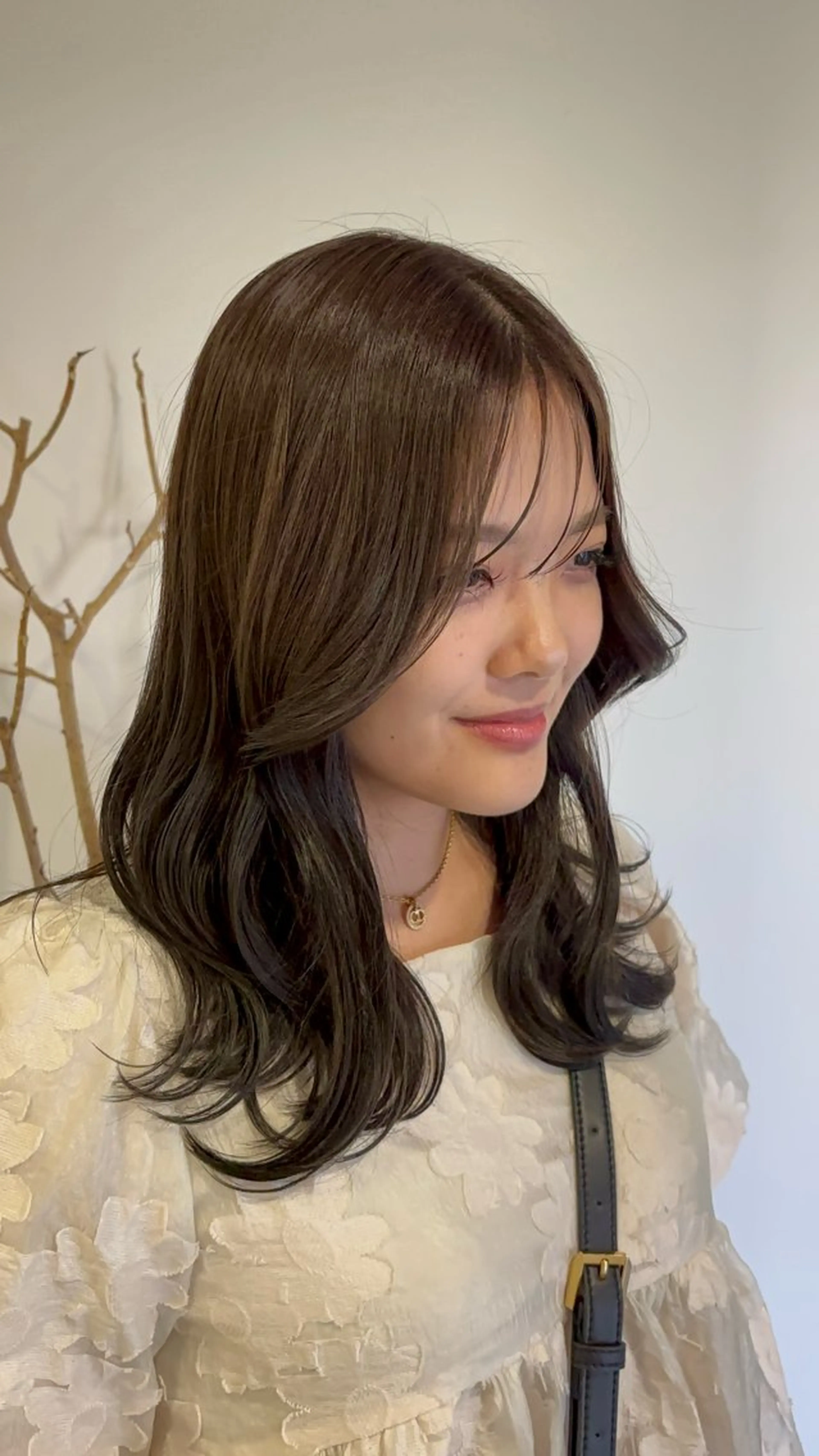 ミディアム カラー ベージュカラー 透明感カラー くびれヘア 顔周りカット 似合わせカット カット ヘアカラー トリートメント 名駅/sHiHo/透 明感カラー✨🎀/のヘアスタイル