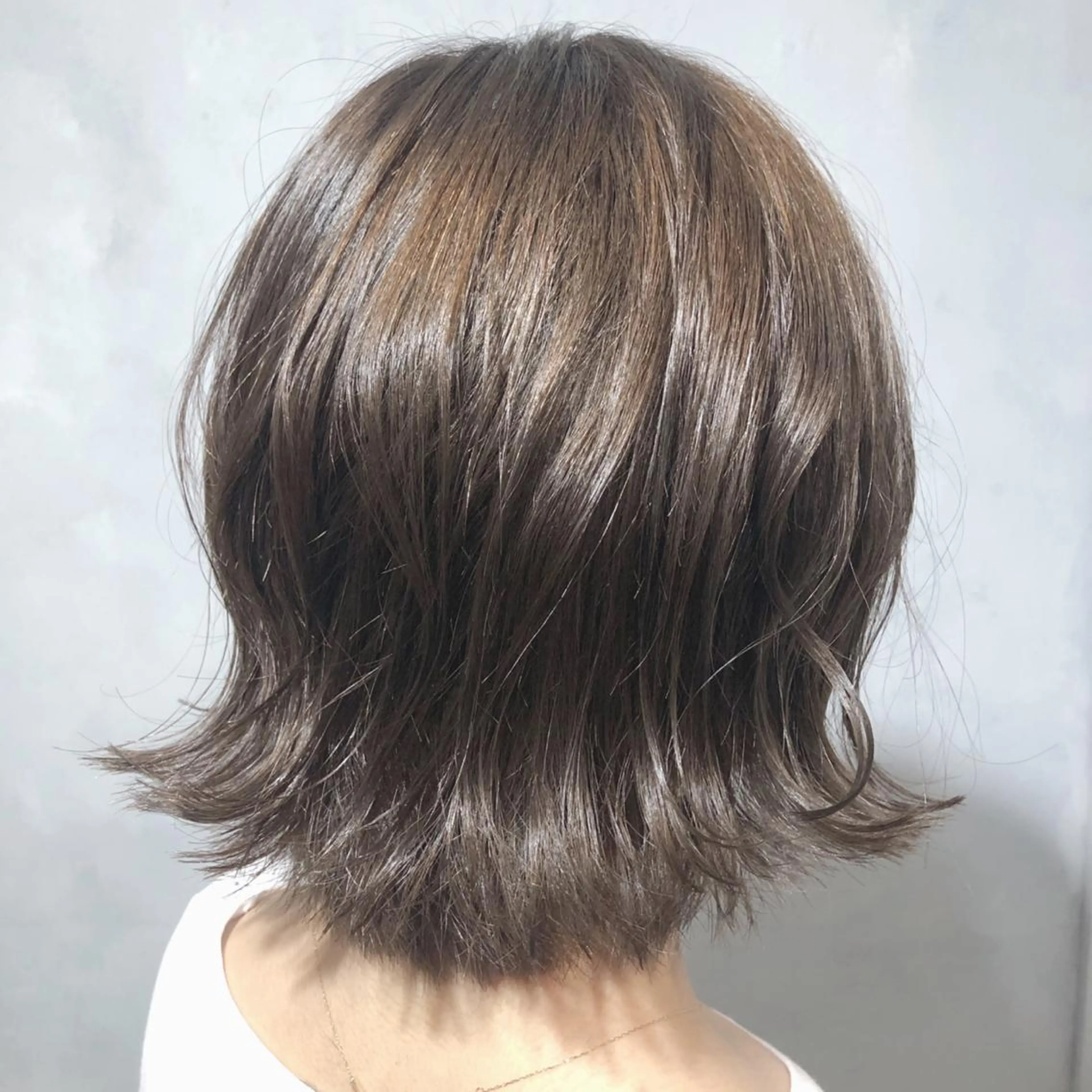ミディアム カラー ブリーチ グレージュ ブリーチなしカラー カット ヘアカラー トリートメント ブリーチなしWカラー ✨縮毛矯正✨ワタベのヘアスタイル