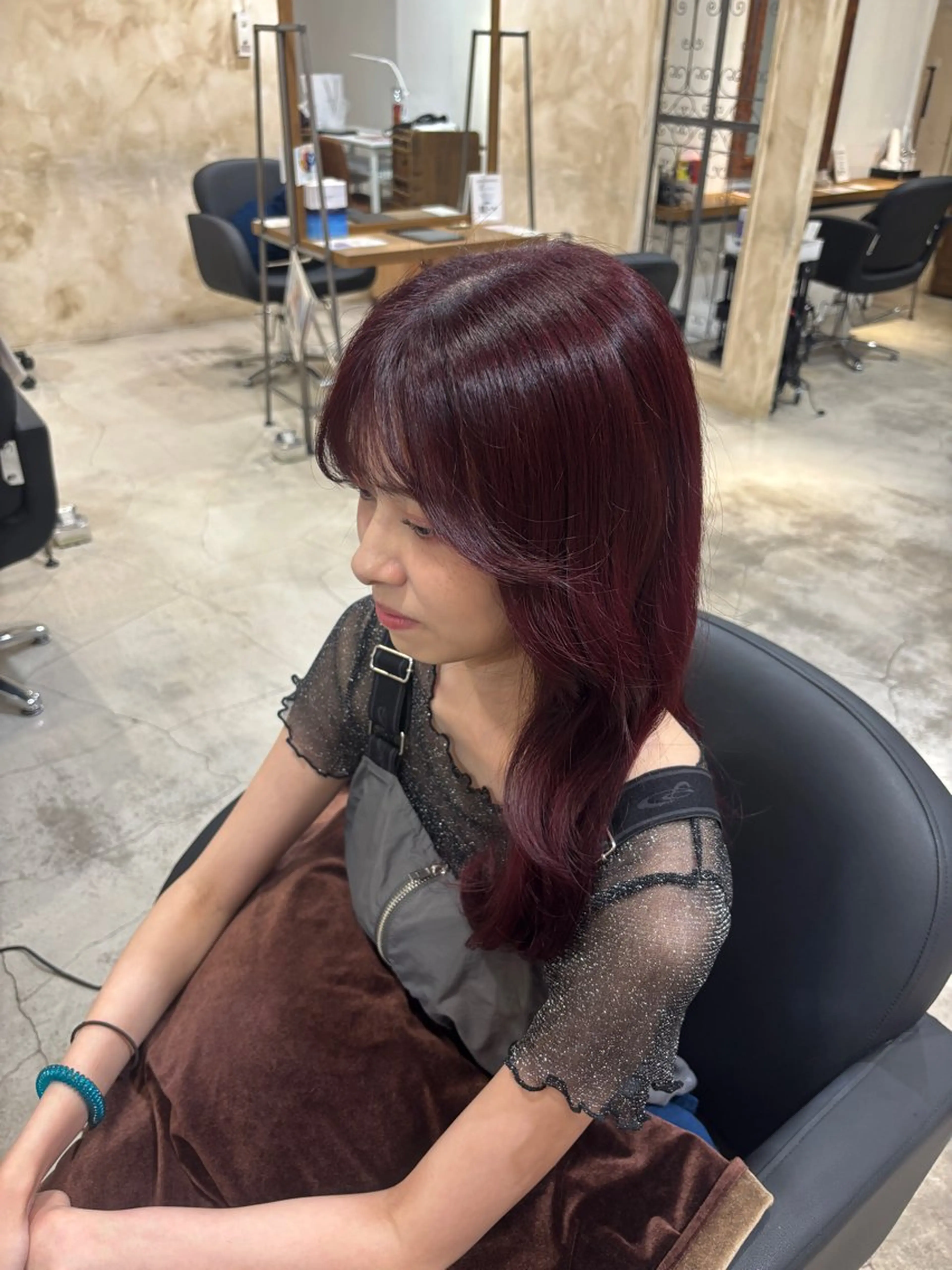 ロング カラー ブリーチ ブリーチなしカラー レッドカラー カット ヘアカラー トリートメント ツヤカラー🫧Sae ネイルモデル募集中のヘアスタイル