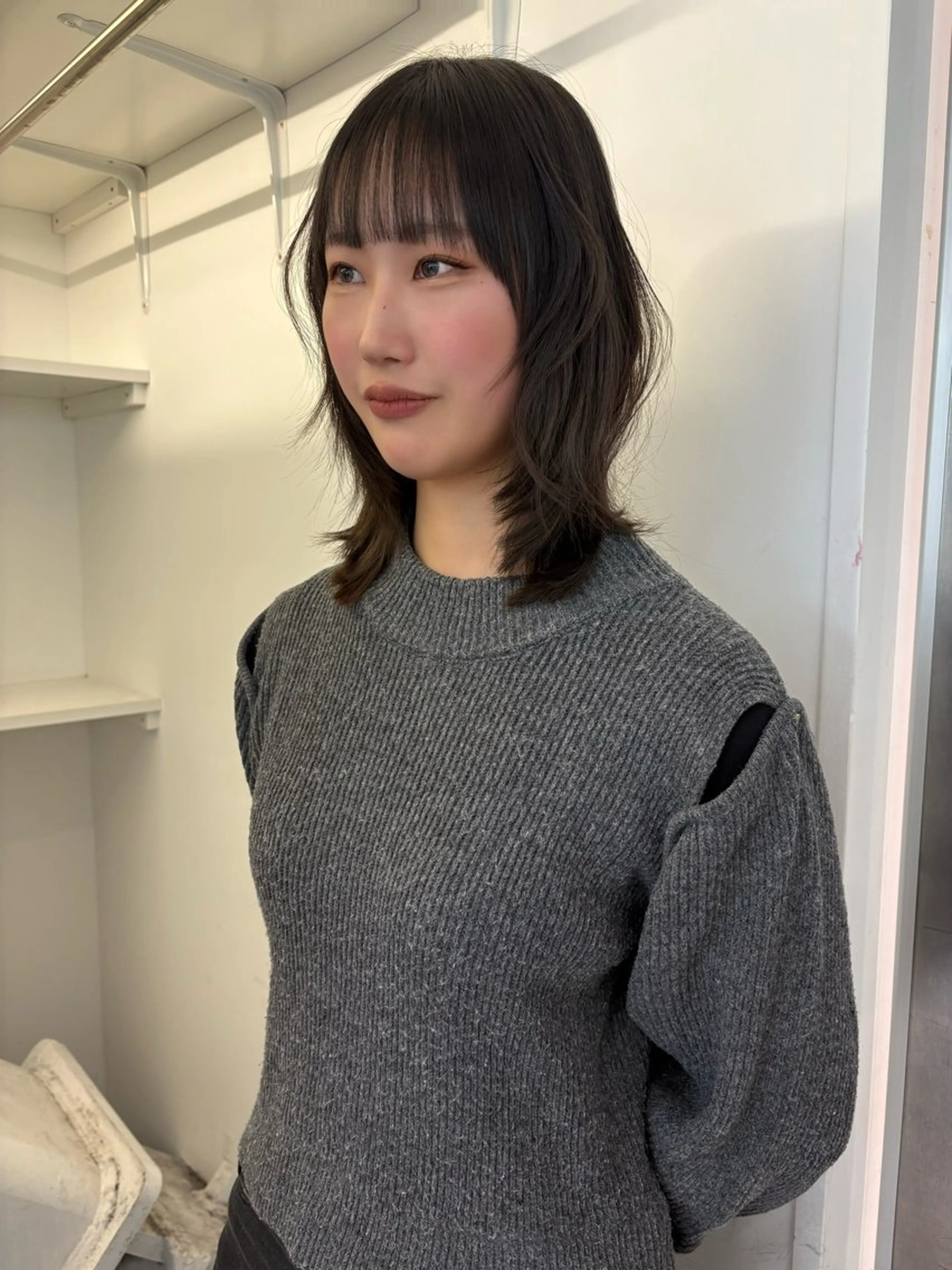 ミディアム カット×ブリーチカ ラー‪/yuNa🩶のヘアスタイル