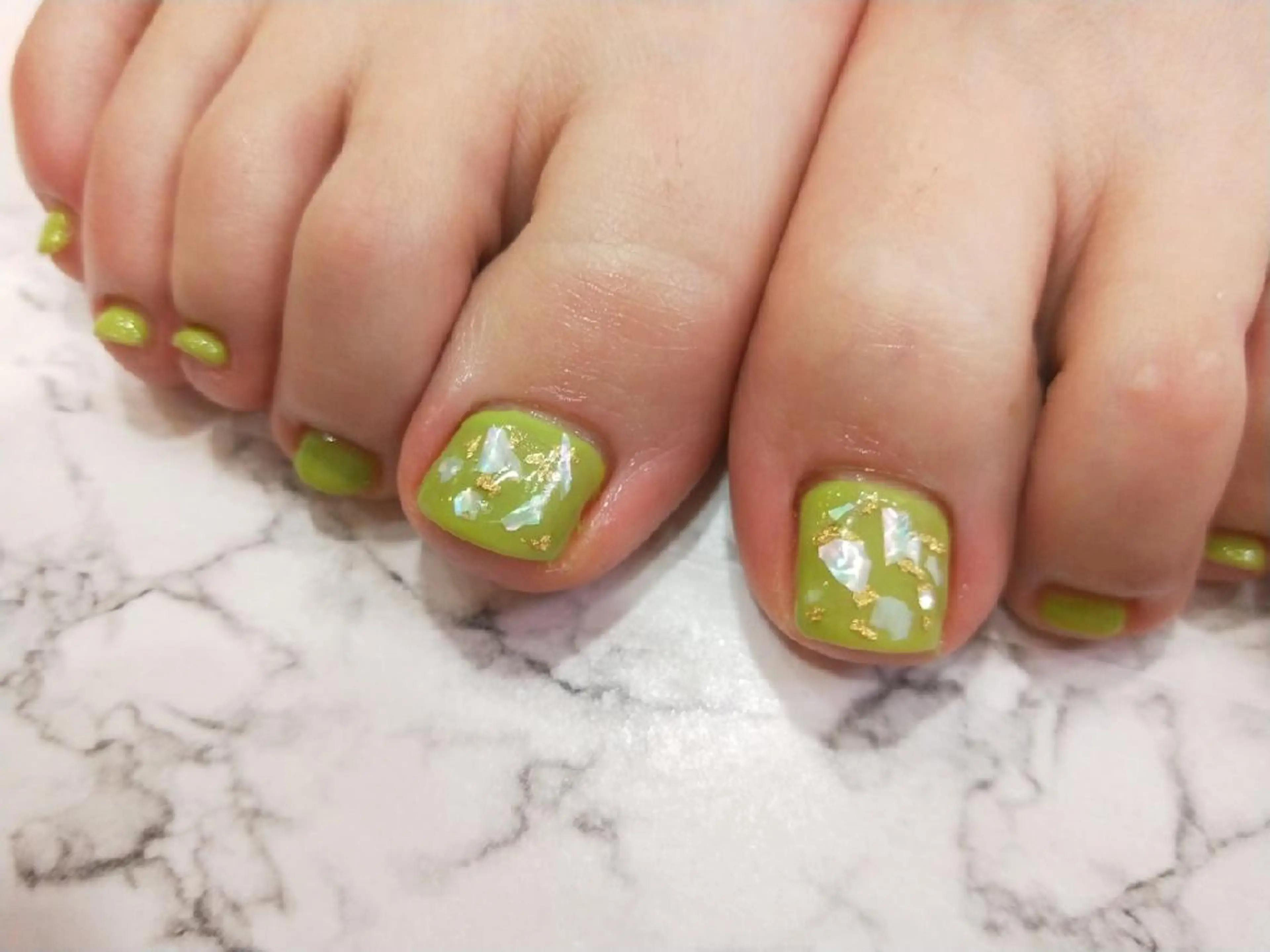 気分を上げる🌟フットネイル（親指ｼﾝﾌﾟﾙﾃﾞｻﾞｲﾝ）の写真