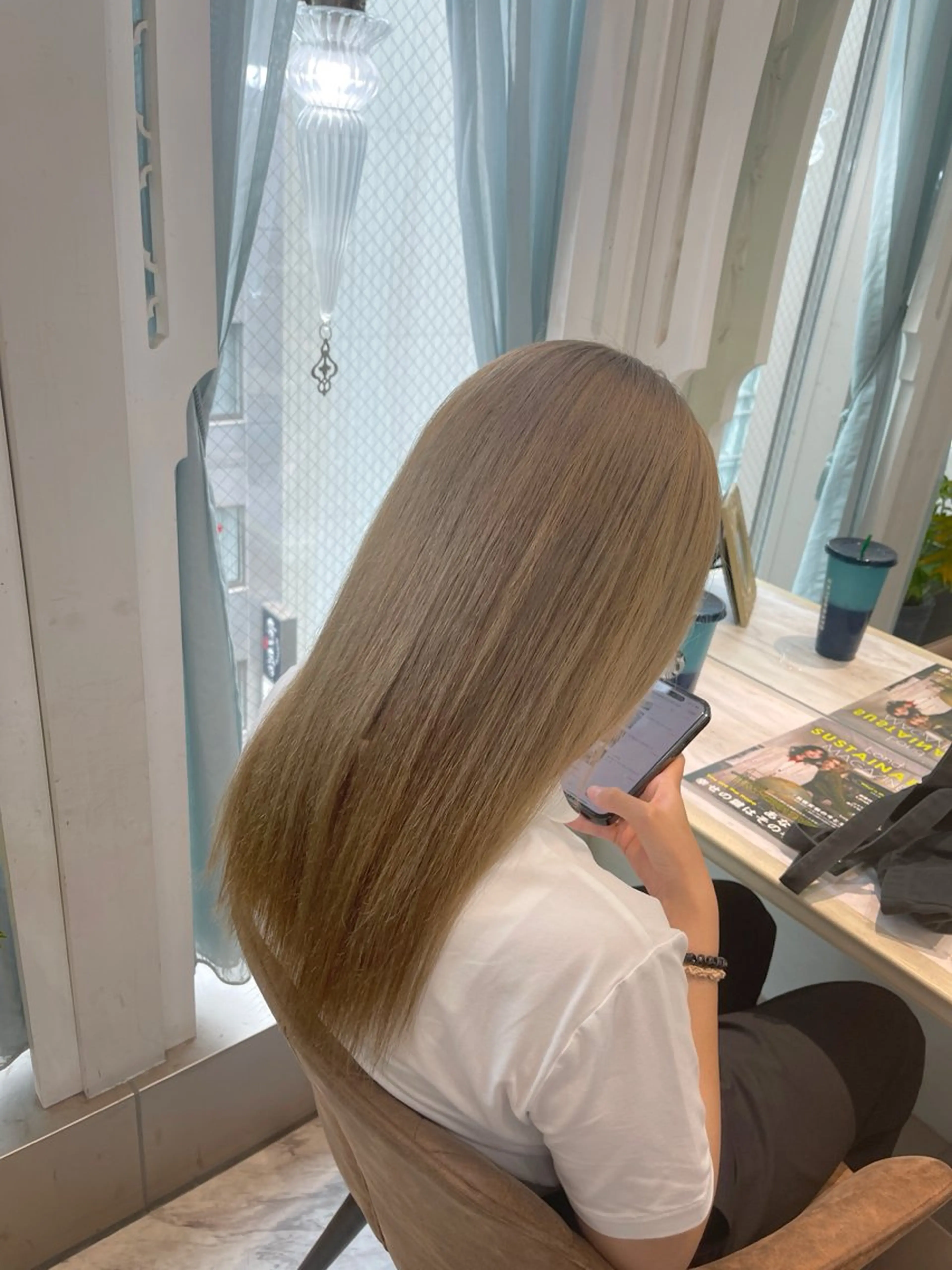 セミロング ボブ ハイライト 髪質改善 ヘアカラー トリートメント 栄ハイトーン/ ベージュカラー中園薪のヘアスタイル