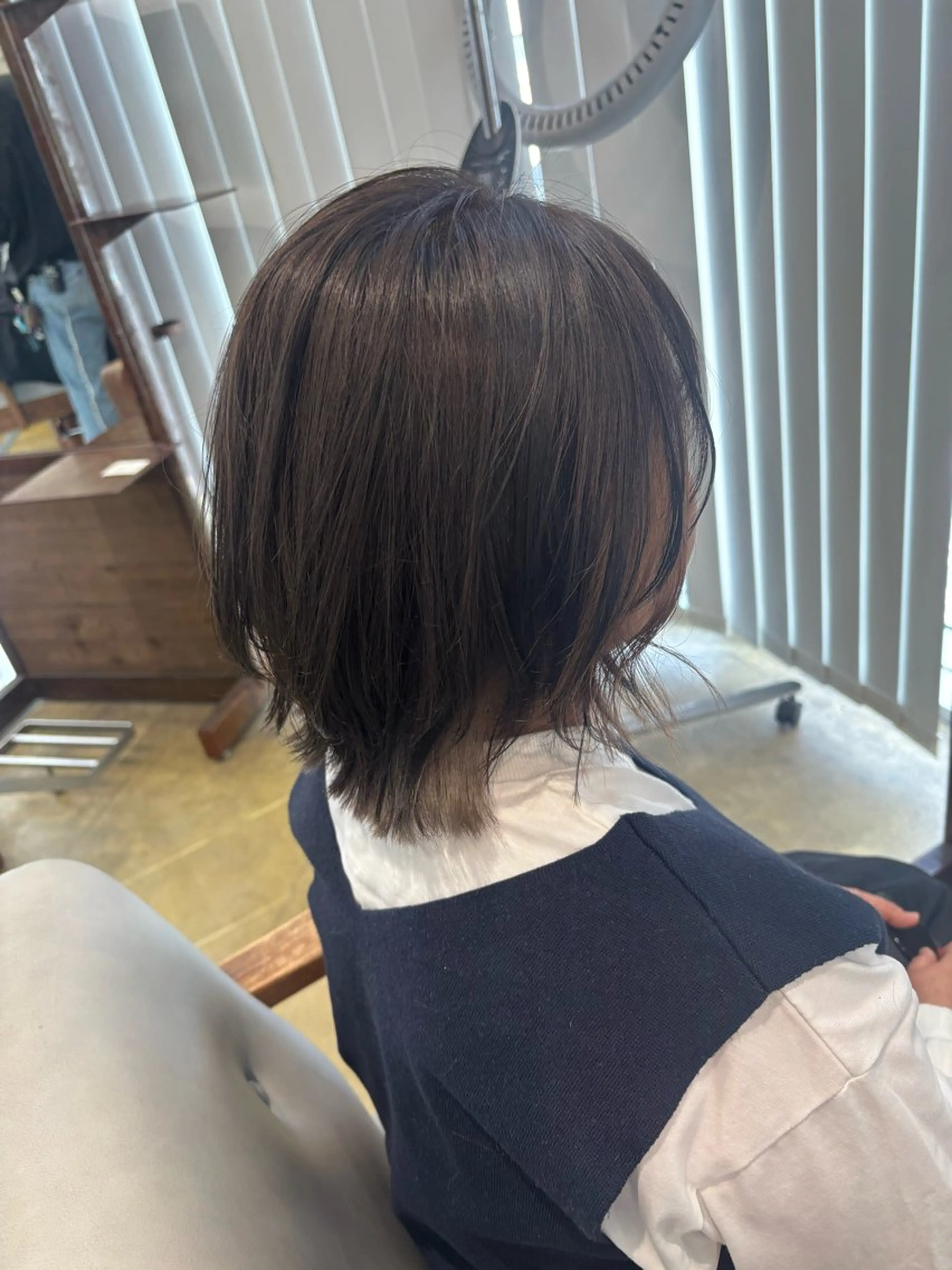 カラー ベージュカラー 透明感カラー グレージュ 伊藤 優衣/アイブロ ウ／透明感カラーのヘアスタイル