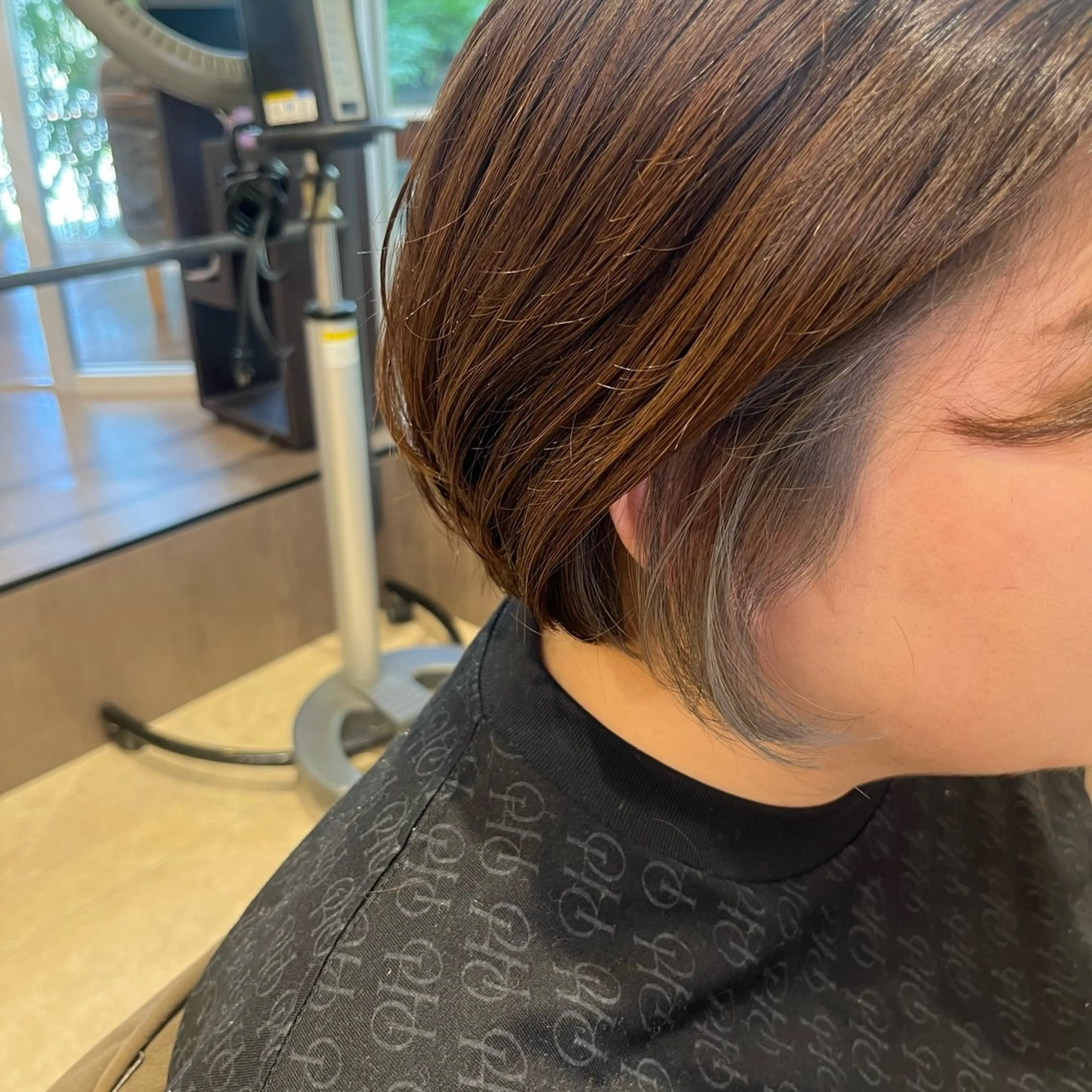 ショート カラー ブリーチ ブルーカラー ブルーグレー インナーカラー ボブ 髪質改善カラー 貝本 遥那 🧸⸝⋆*のヘアスタイル