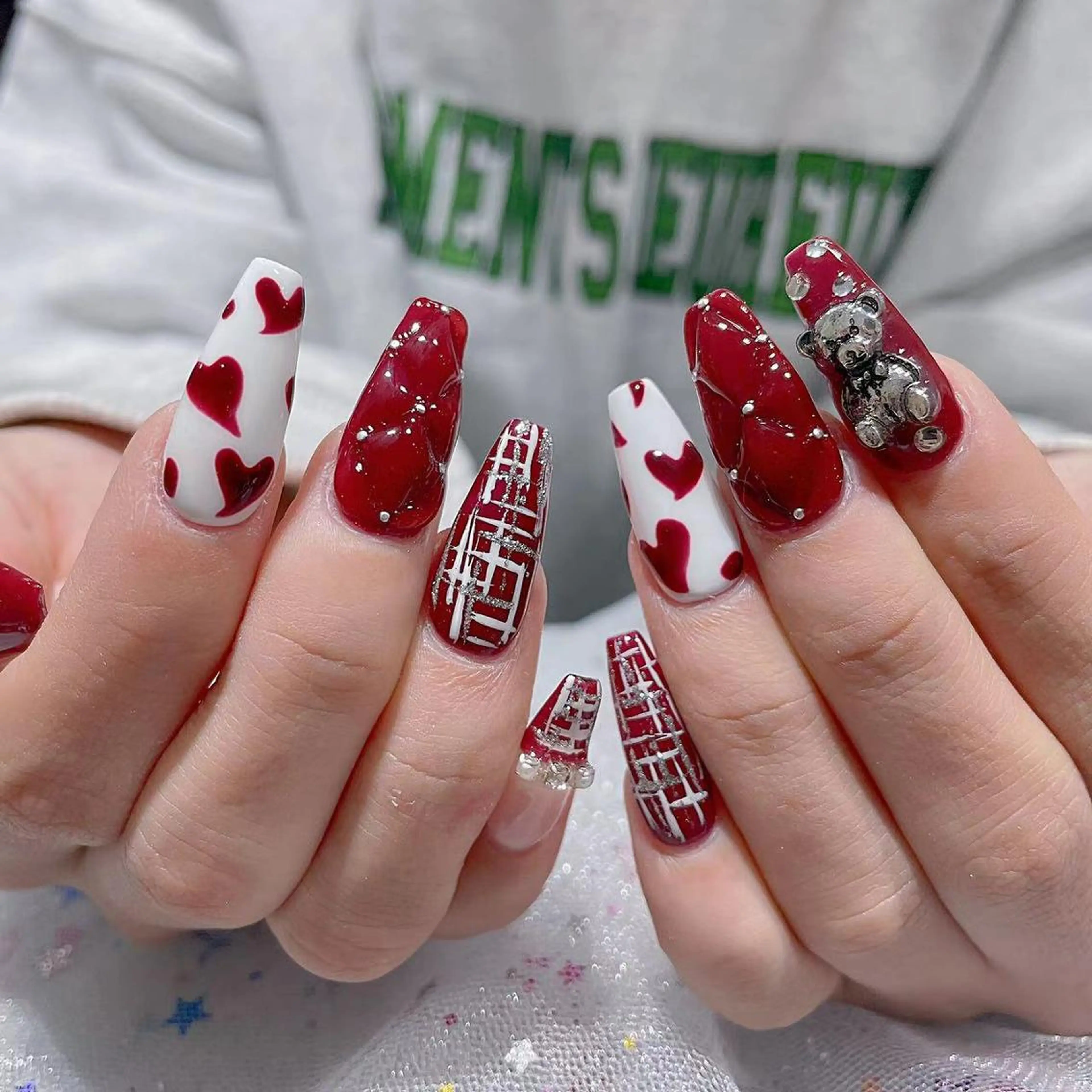 ネイル ハンドネイル Queens PUPUのネイルデザイン