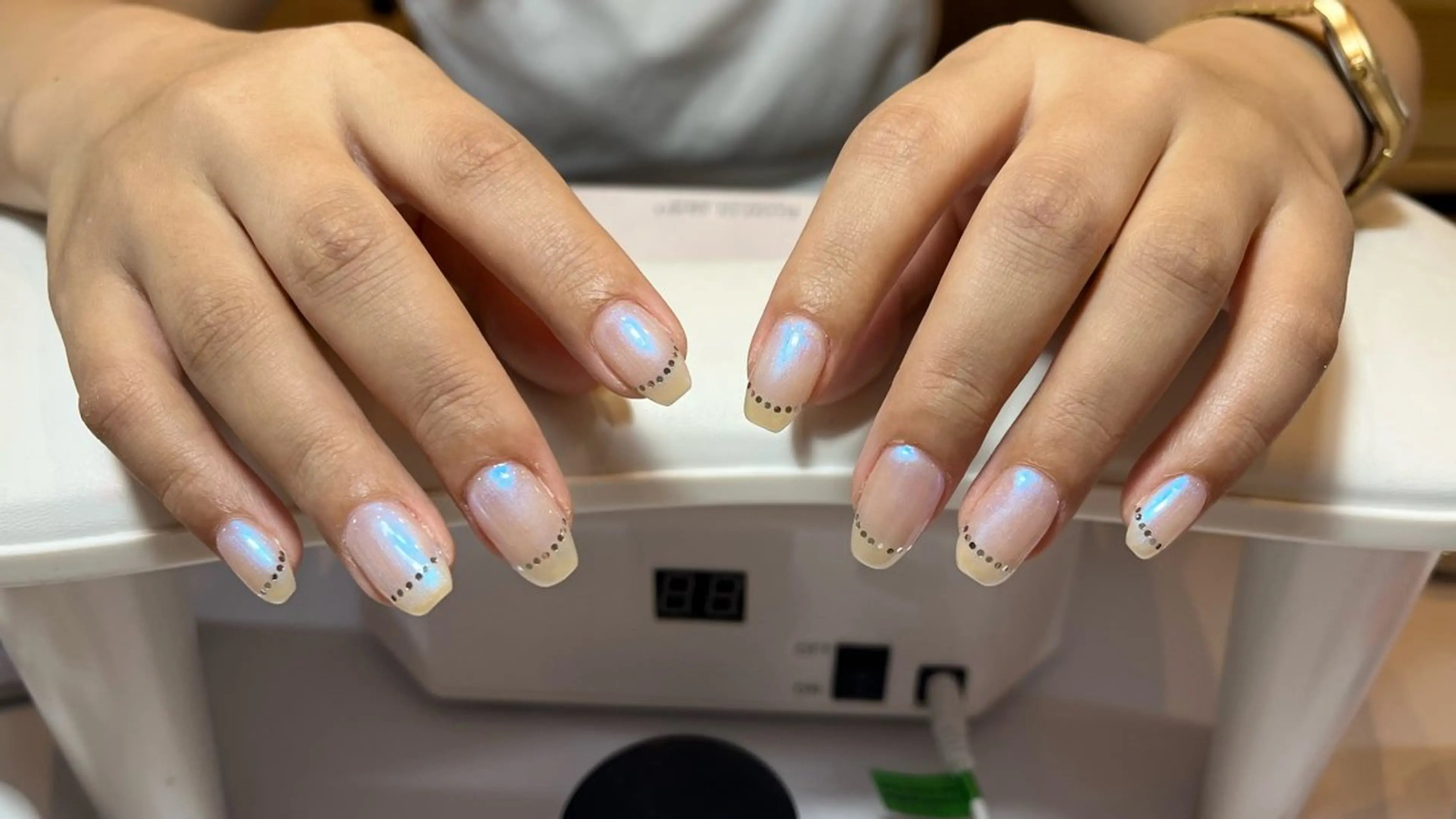 ネイル フラッシュネイル フレンチネイル 韓国ネイル マグネットネイル ニュアンスネイル にな ネイルのネイルデザイン