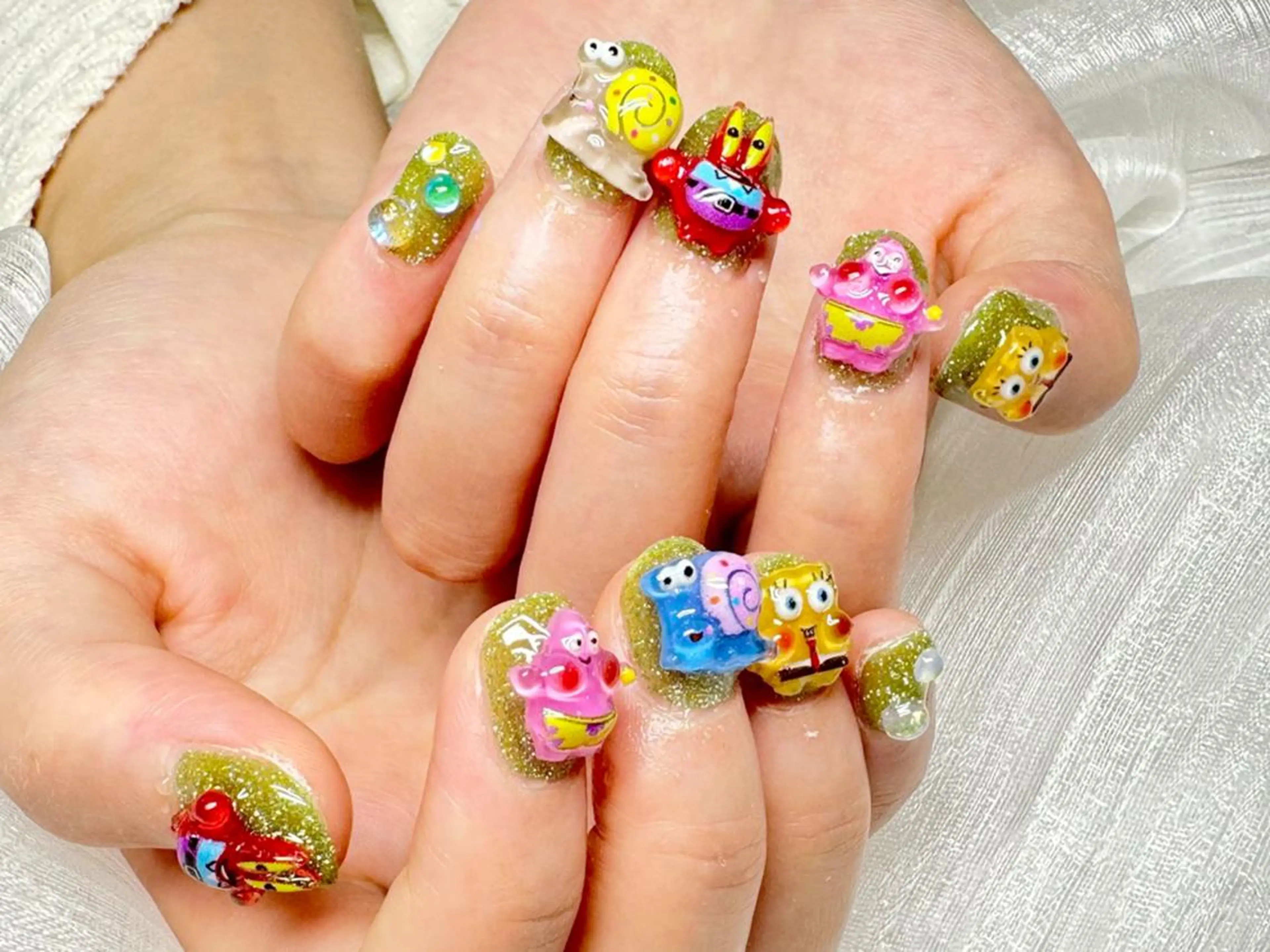 ネイル オーロラネイル 長さ出し フレンチネイル ガーリー キラキラネイル ハンドネイル Lucky nail salonのネイルデザイン