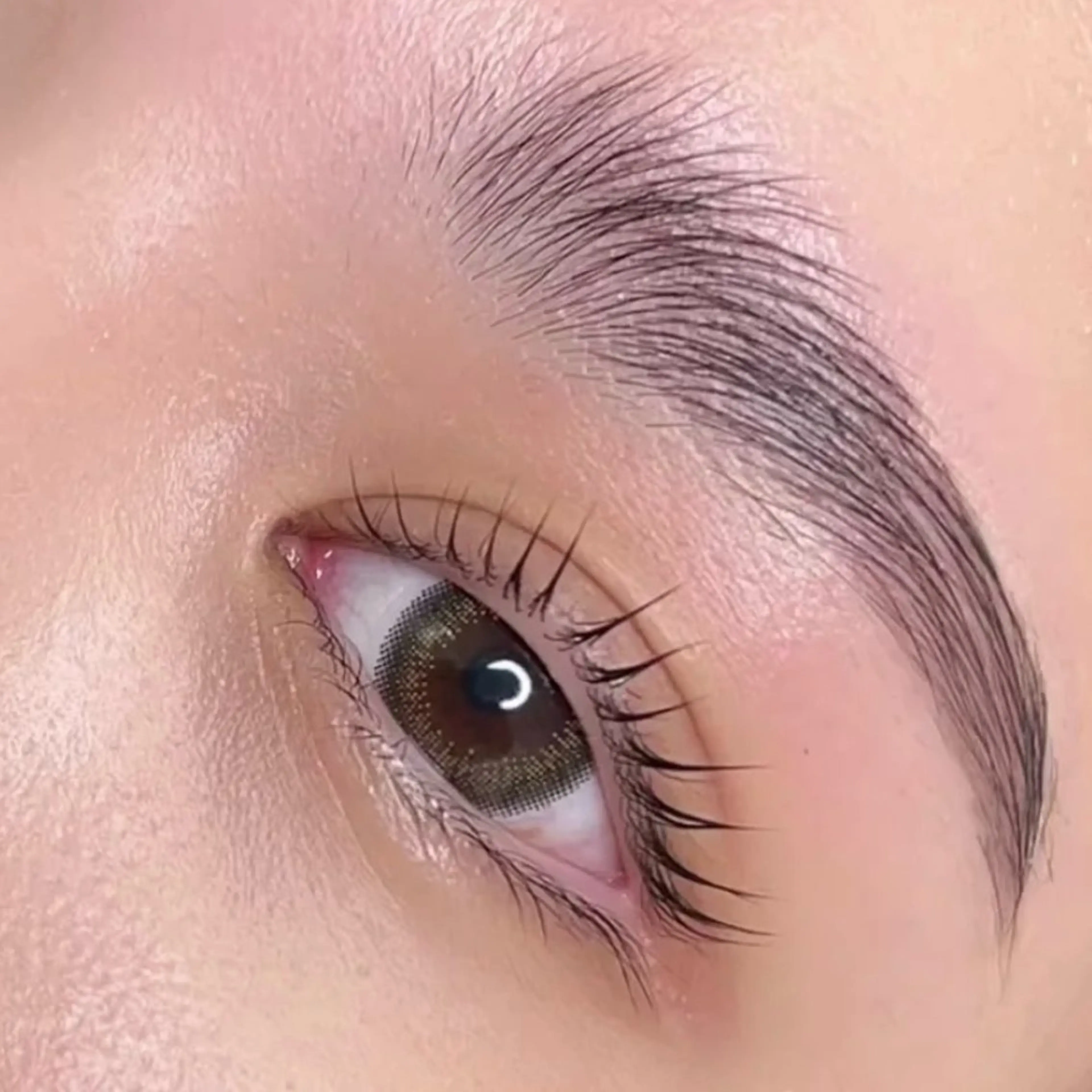 アイブロウ 眉カラー ハリウッドブロウリフト 眉毛ワックス脱毛 西山 雅子のマツエク・マツパデザイン