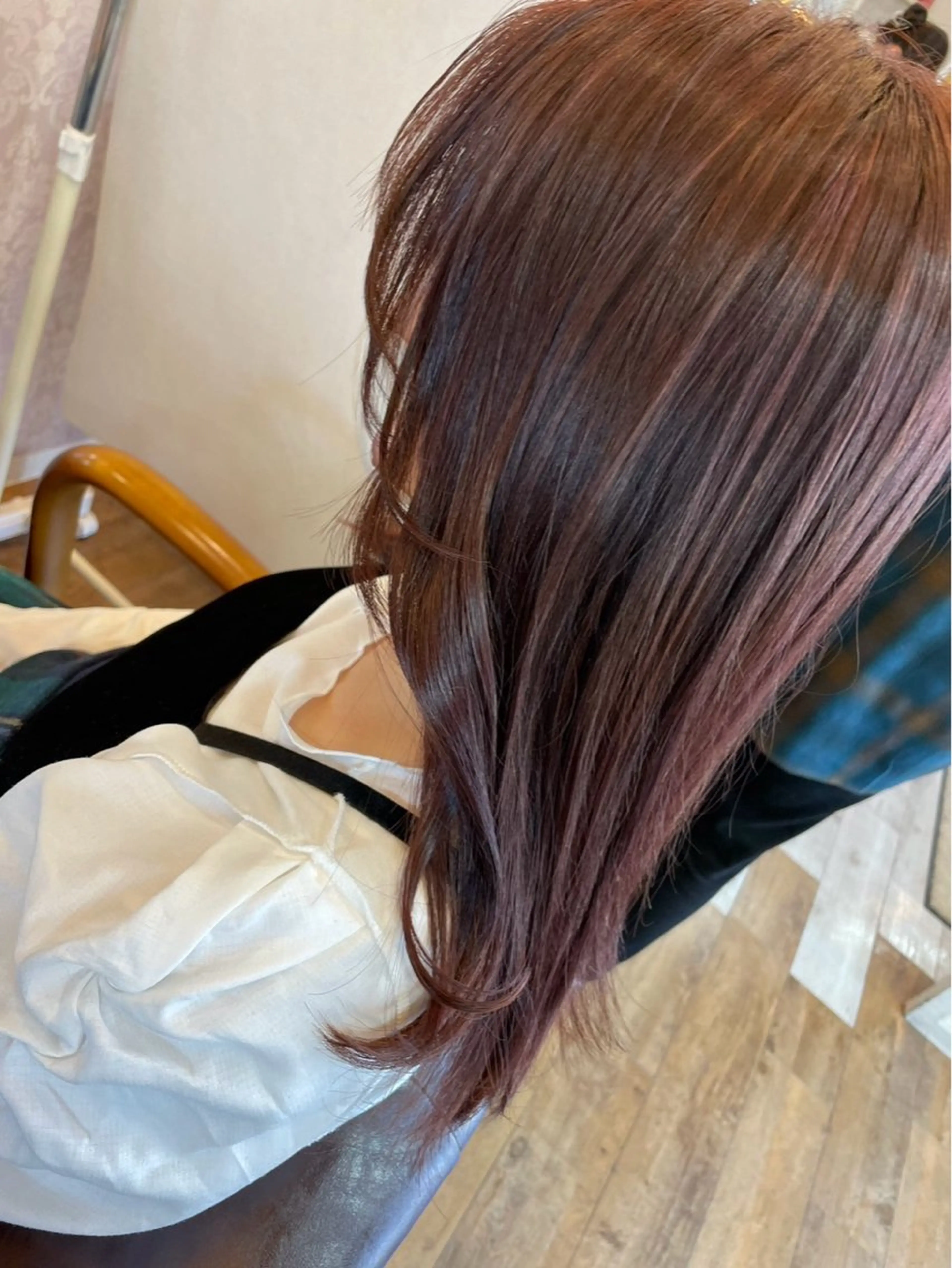 ミディアム カラー 伊藤 ひなののヘアスタイル