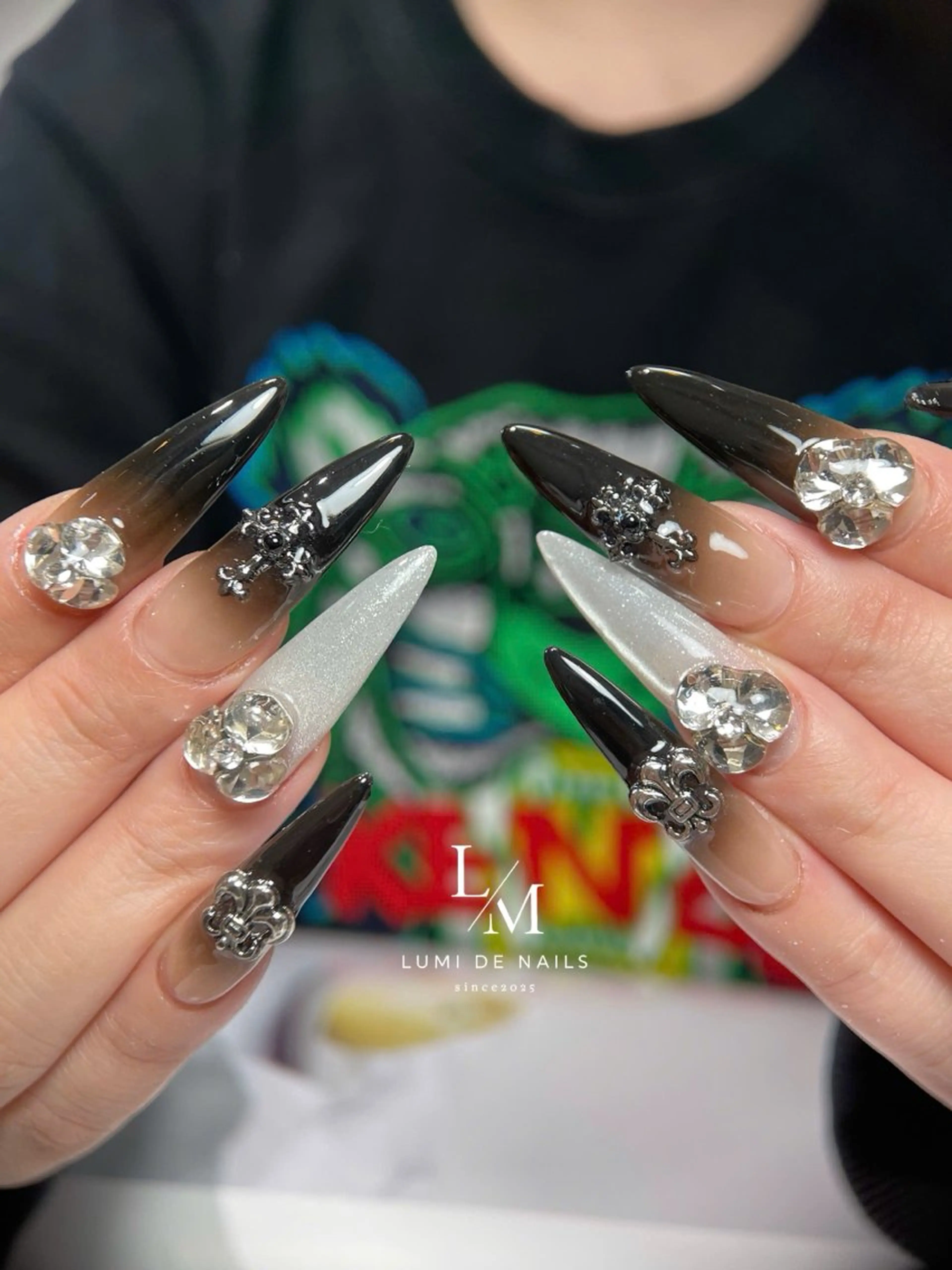 ネイル グラデーション ラメ(グリッター) マグネットネイル ミラーネイル ニュアンスネイル ハンドネイル Lumi de nailsのネイルデザイン