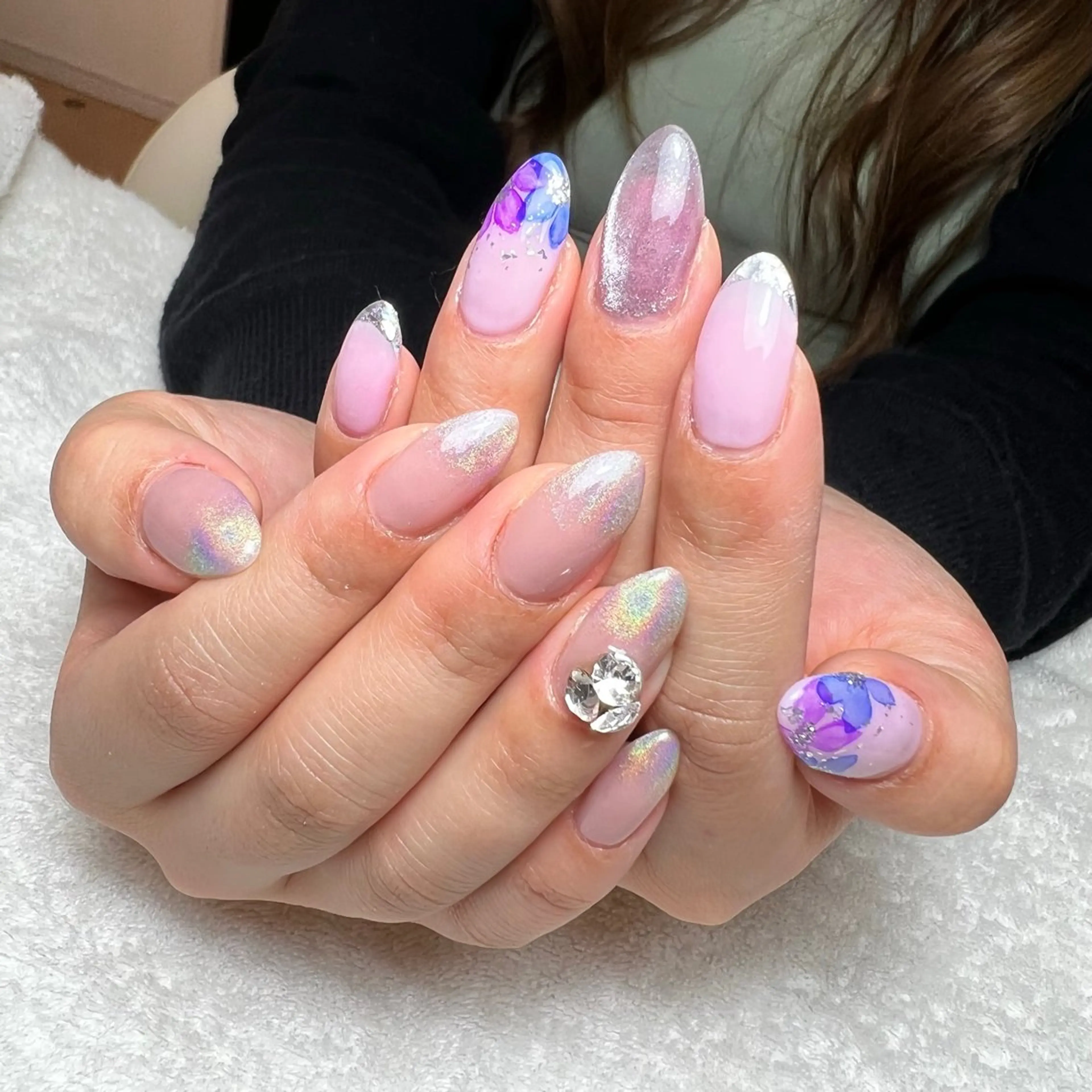 ネイル フラワーネイル フレンチネイル ガラスフレンチ グラデーション マグネットネイル COCO +のエステ・リラクイメージ