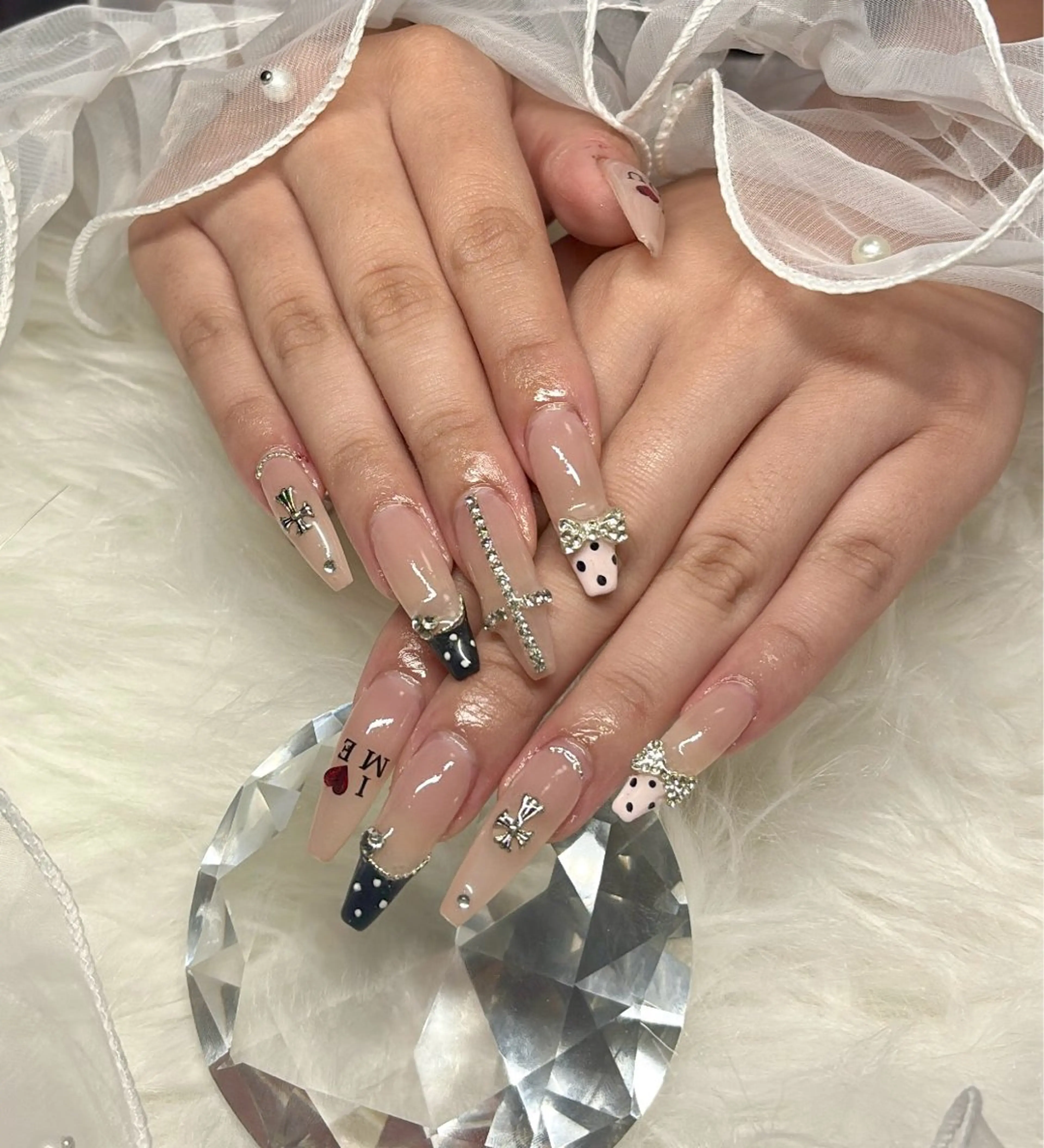 ネイル ドット フレンチネイル ロングネイル ハンドネイル N / misakiのネイルデザイン