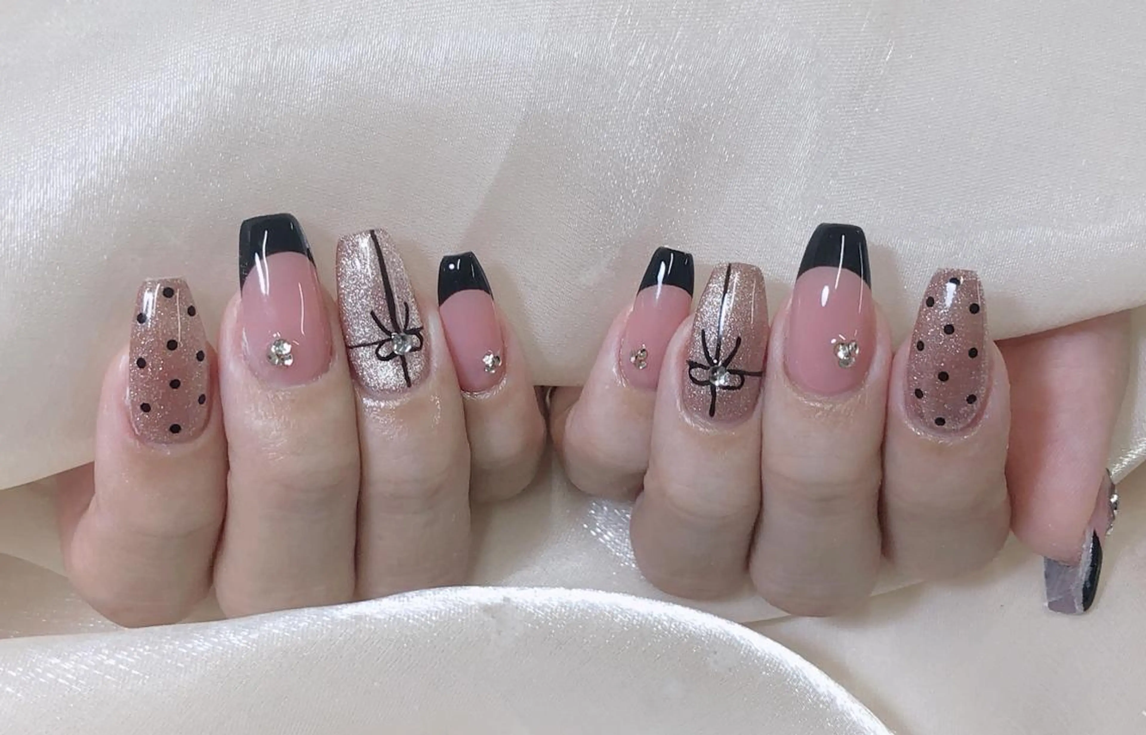 ネイル LR.ONE ヨウのネイルデザイン