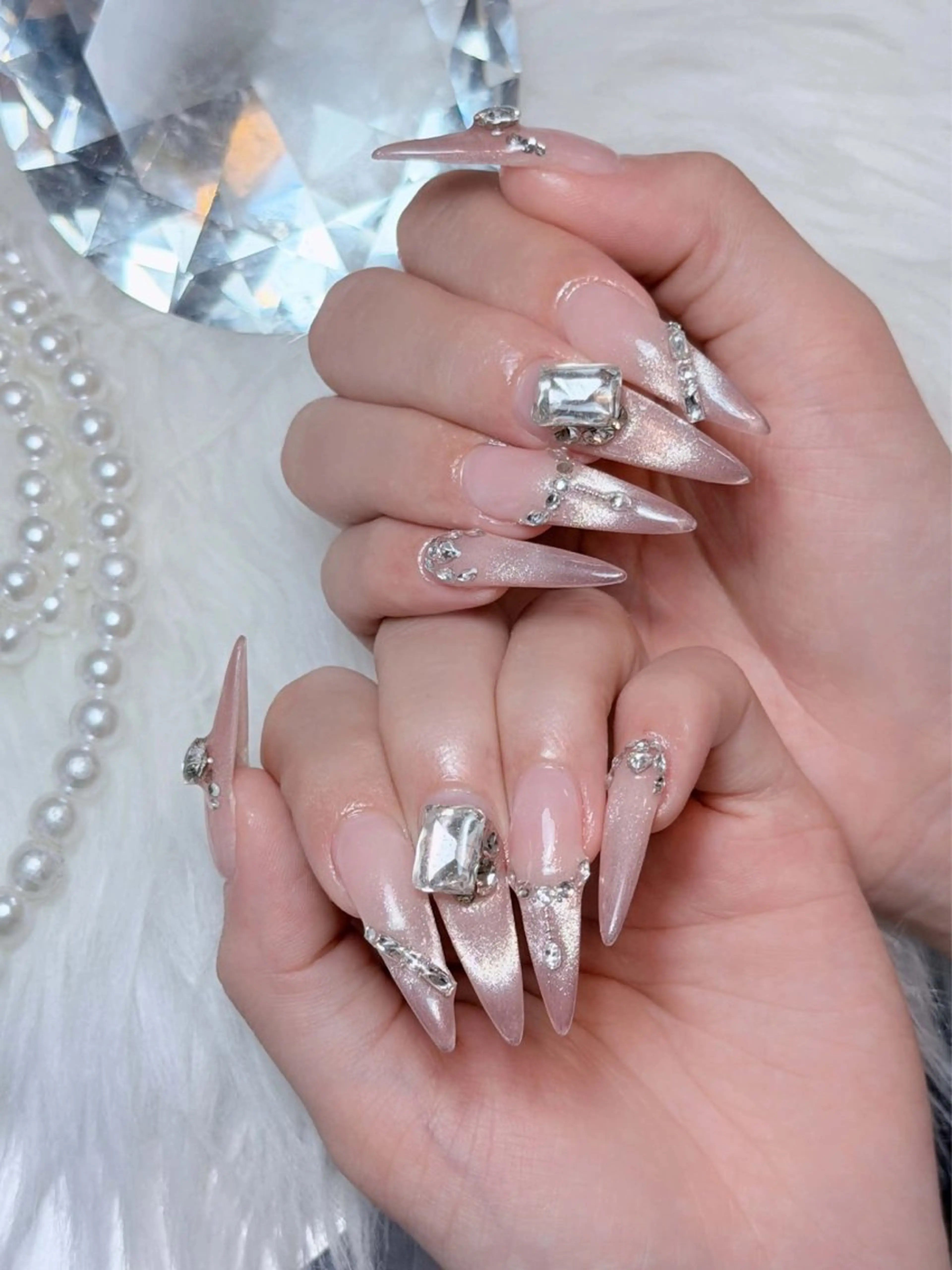 ネイル チークネイル ドット フレンチネイル グラデーション ハート ハンドネイル Julli NailStudioのネイルデザイン