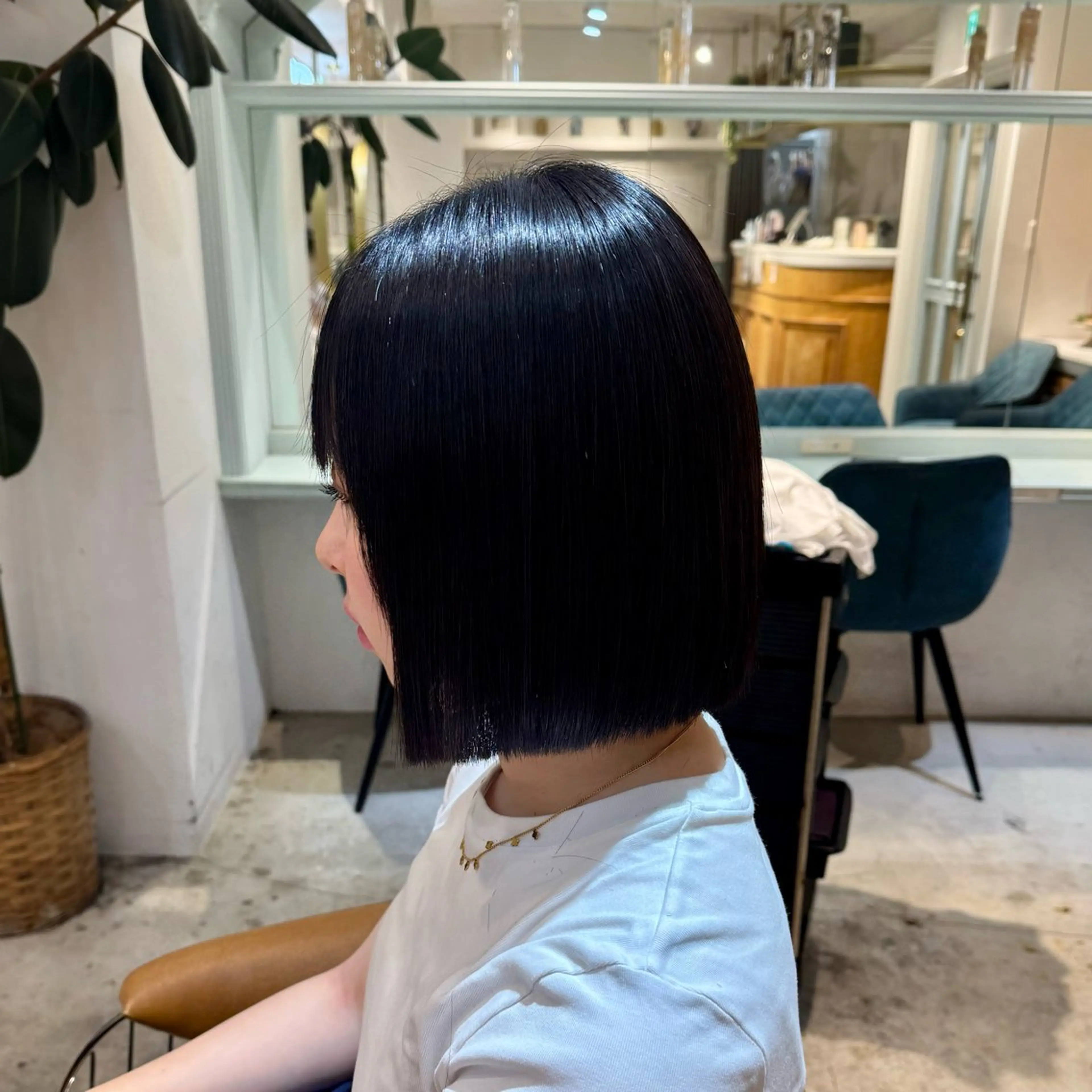 ミディアム ボブ 縮毛矯正 カット ヘアカラー トリートメント ヘアセット 髪質改善/ボブ /韓国/erikoのヘアスタイル