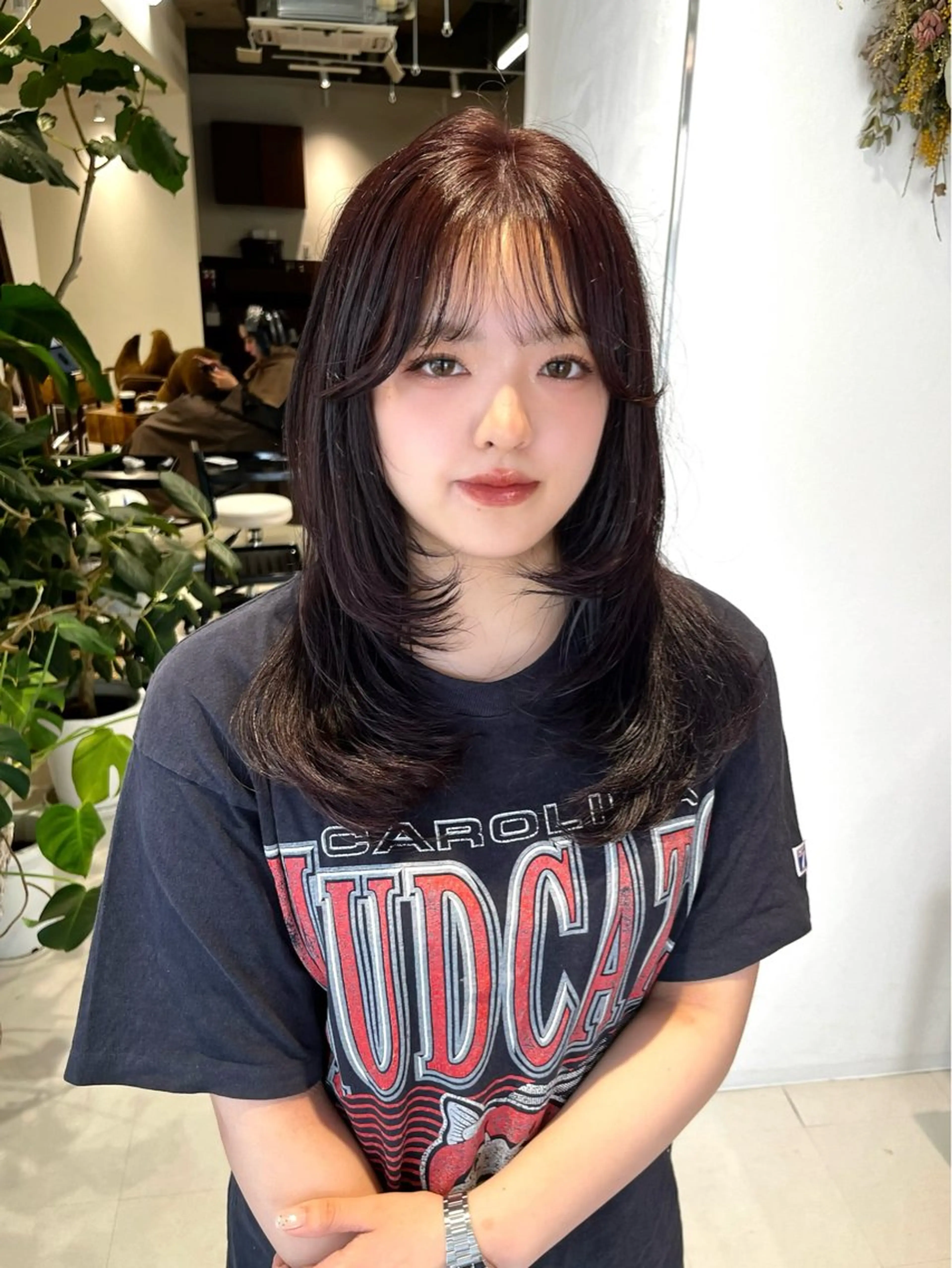 ミディアム カラー ブラウンカラー ラベンダーカラー ラベンダーブラウン カット ヘアカラー トリートメント レイヤーカット/ブラ ウンカラー/河野凜のヘアスタイル