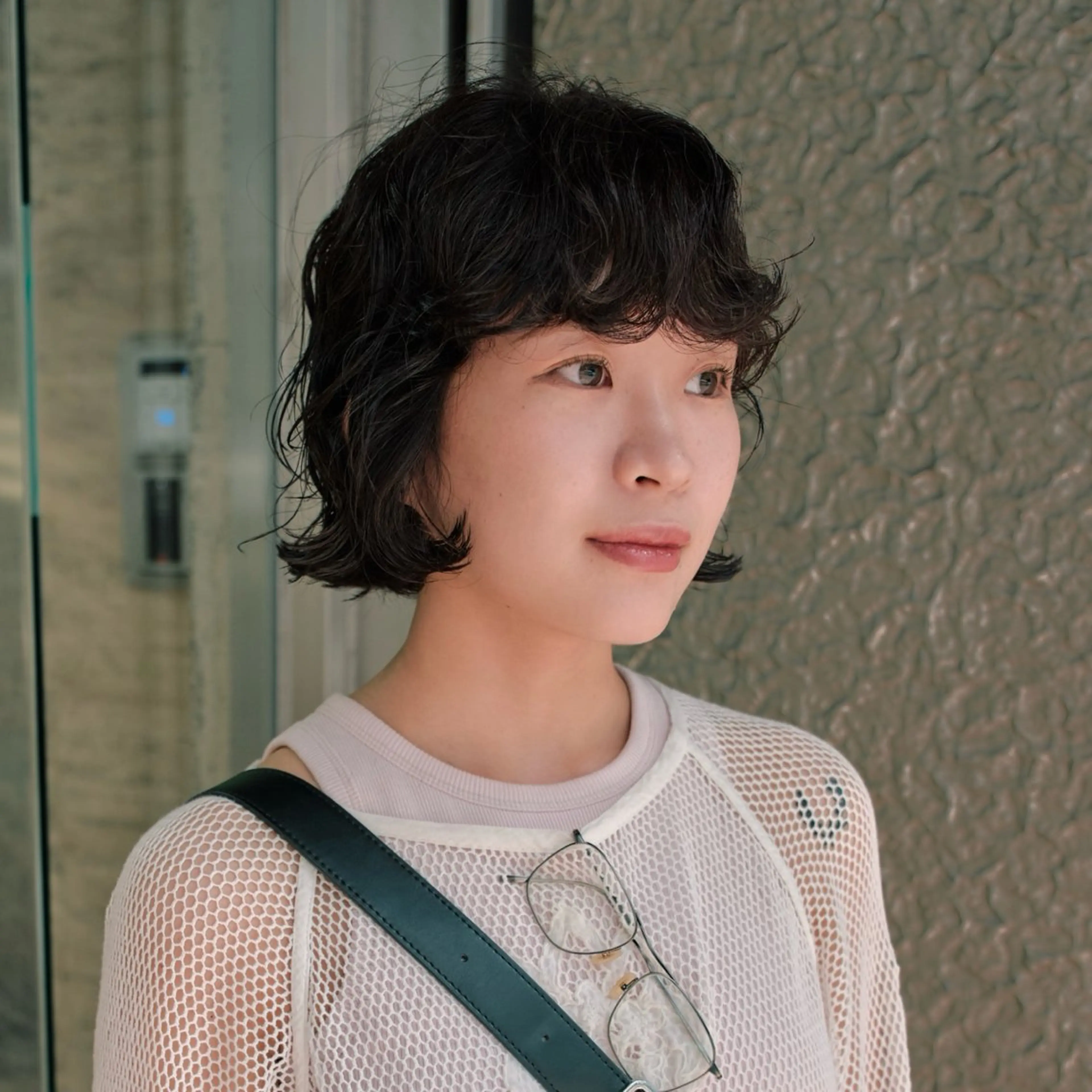 ショート カラー パーマ ベージュカラー 透明感カラー ラベンダーカラー ラベンダーベージュ ボブ 東山 涼嘉のヘアスタイル