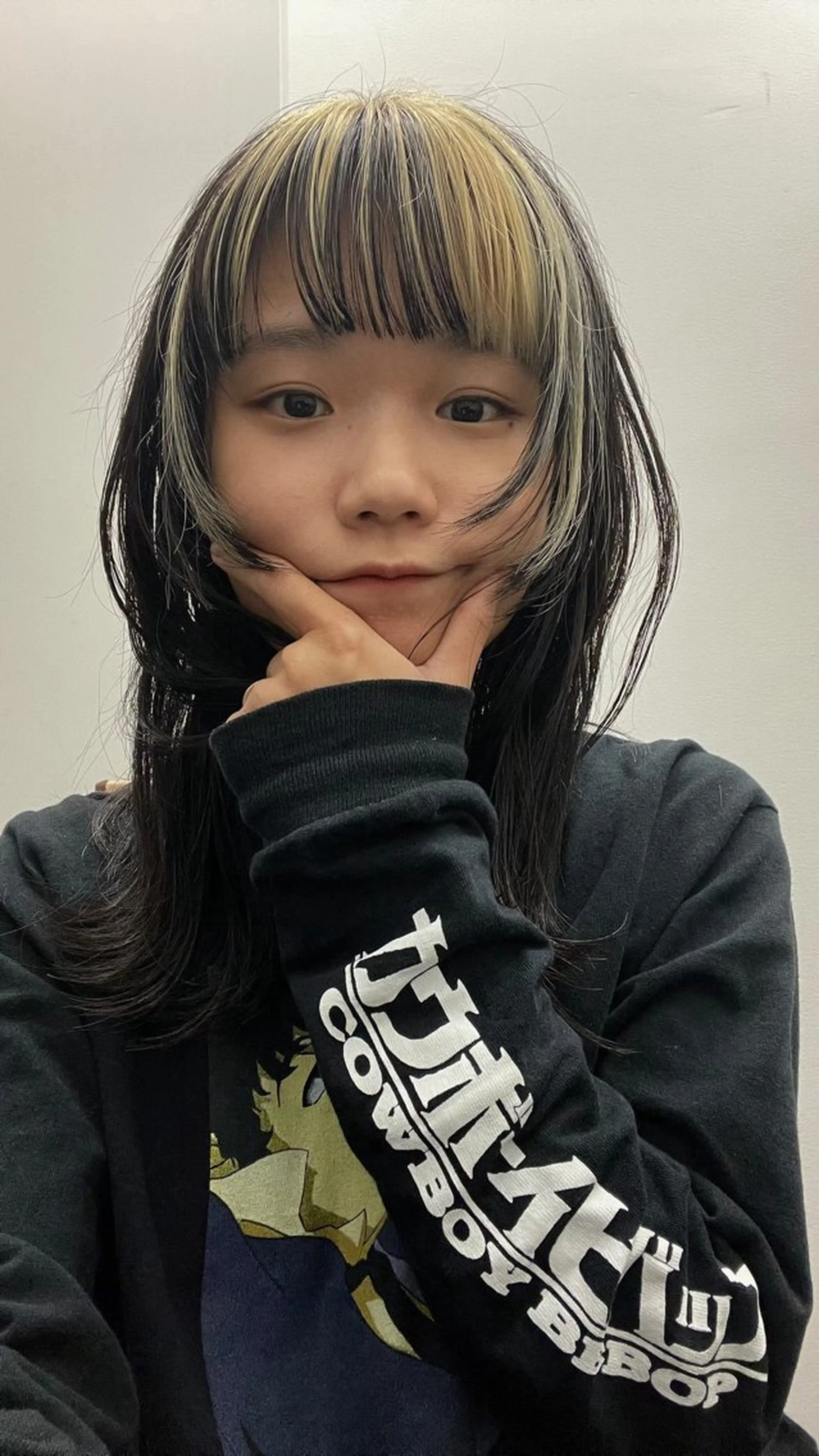 ミディアム カラー パーマ ヘアアレンジ メンズ カット ヘアカラー トリートメント 切りっぱなしヘアボブ ミディアムヘアRYOのヘアスタイル