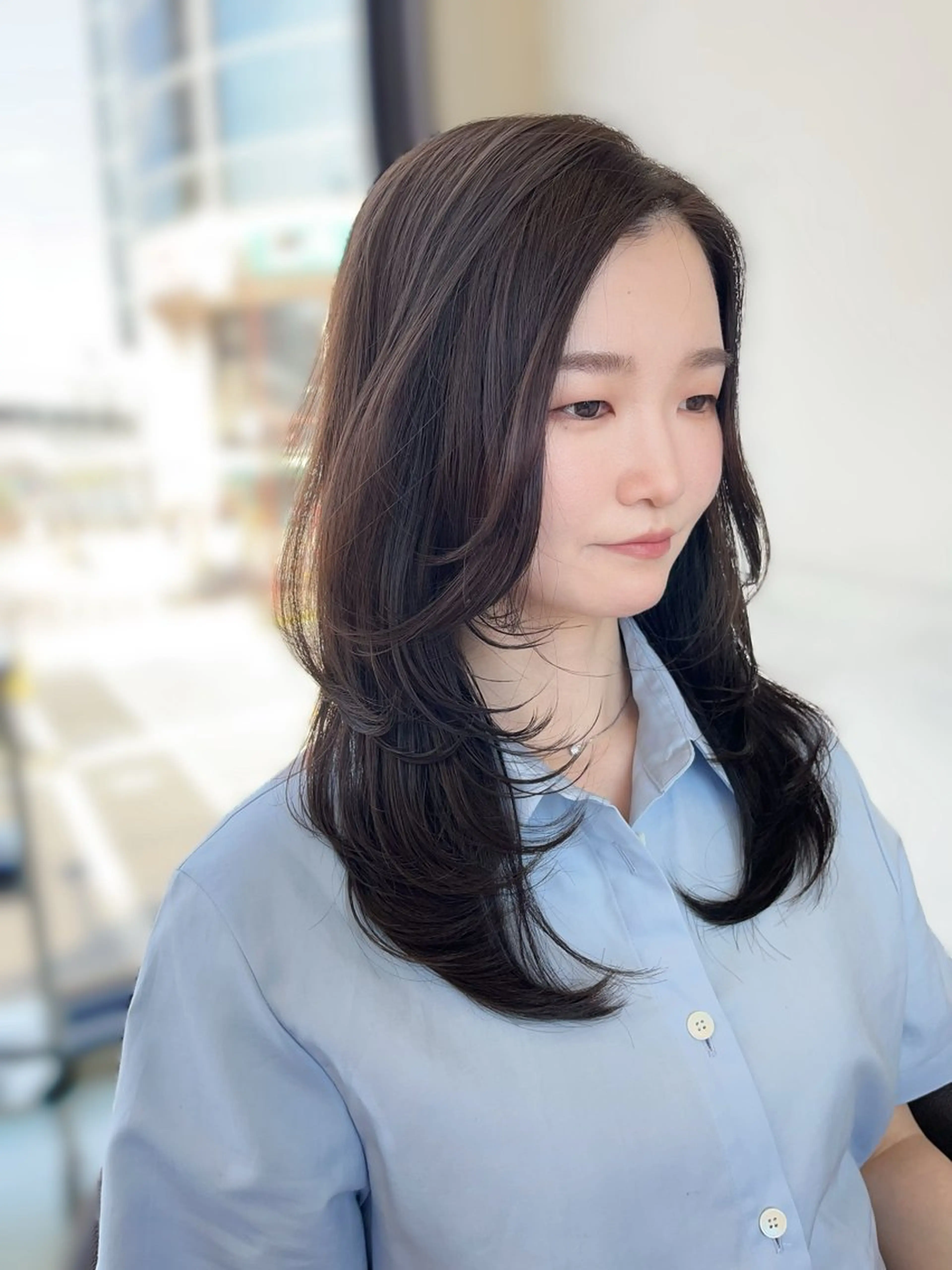 セミロング wil西宮レイヤー 西村徹のヘアスタイル