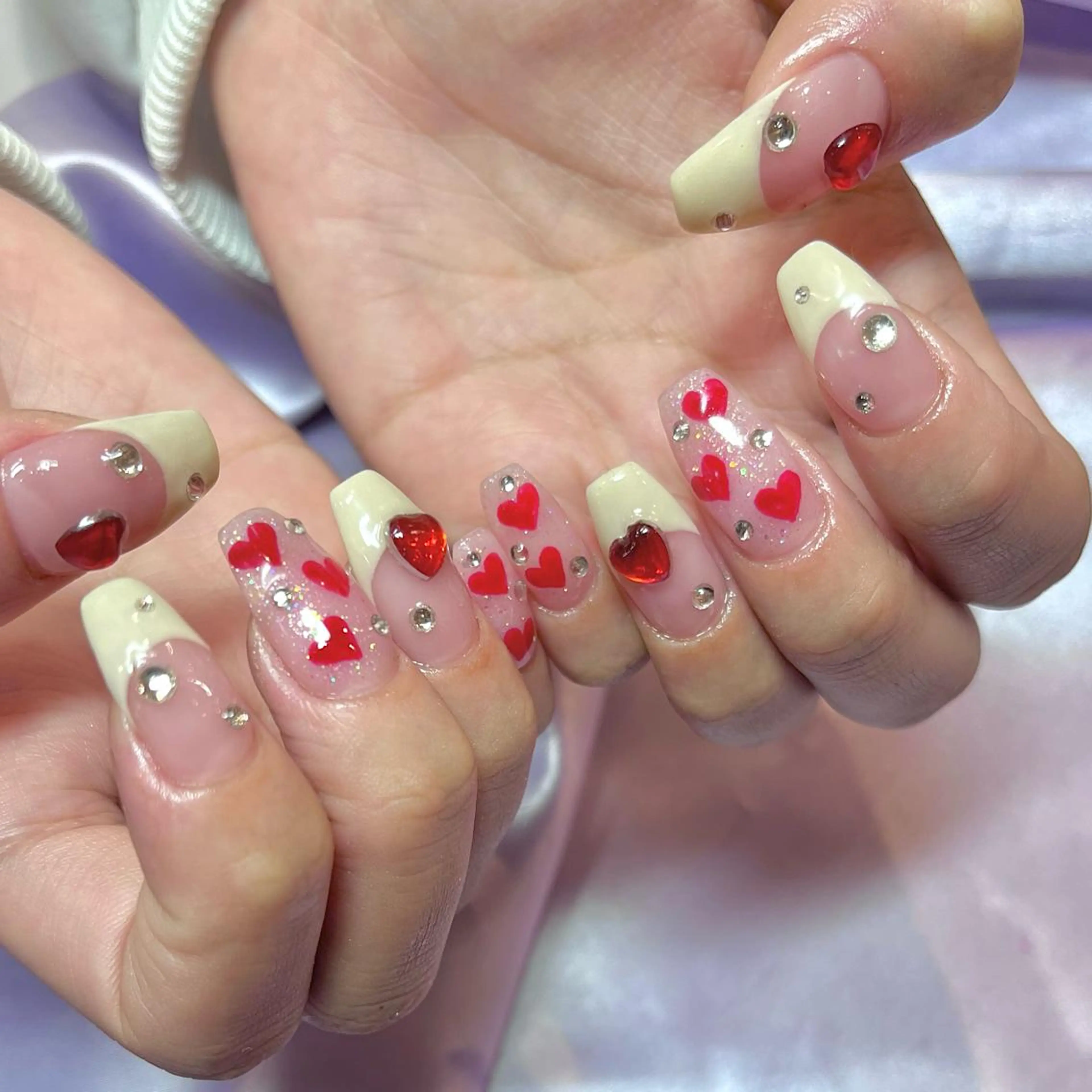 ネイル アートネイル フレンチネイル ハート キラキラネイル 赤色 ハンドネイル フットネイル para ☀︎ sol by BECK所属・Para Sol nail　Maoのネイルデザイン