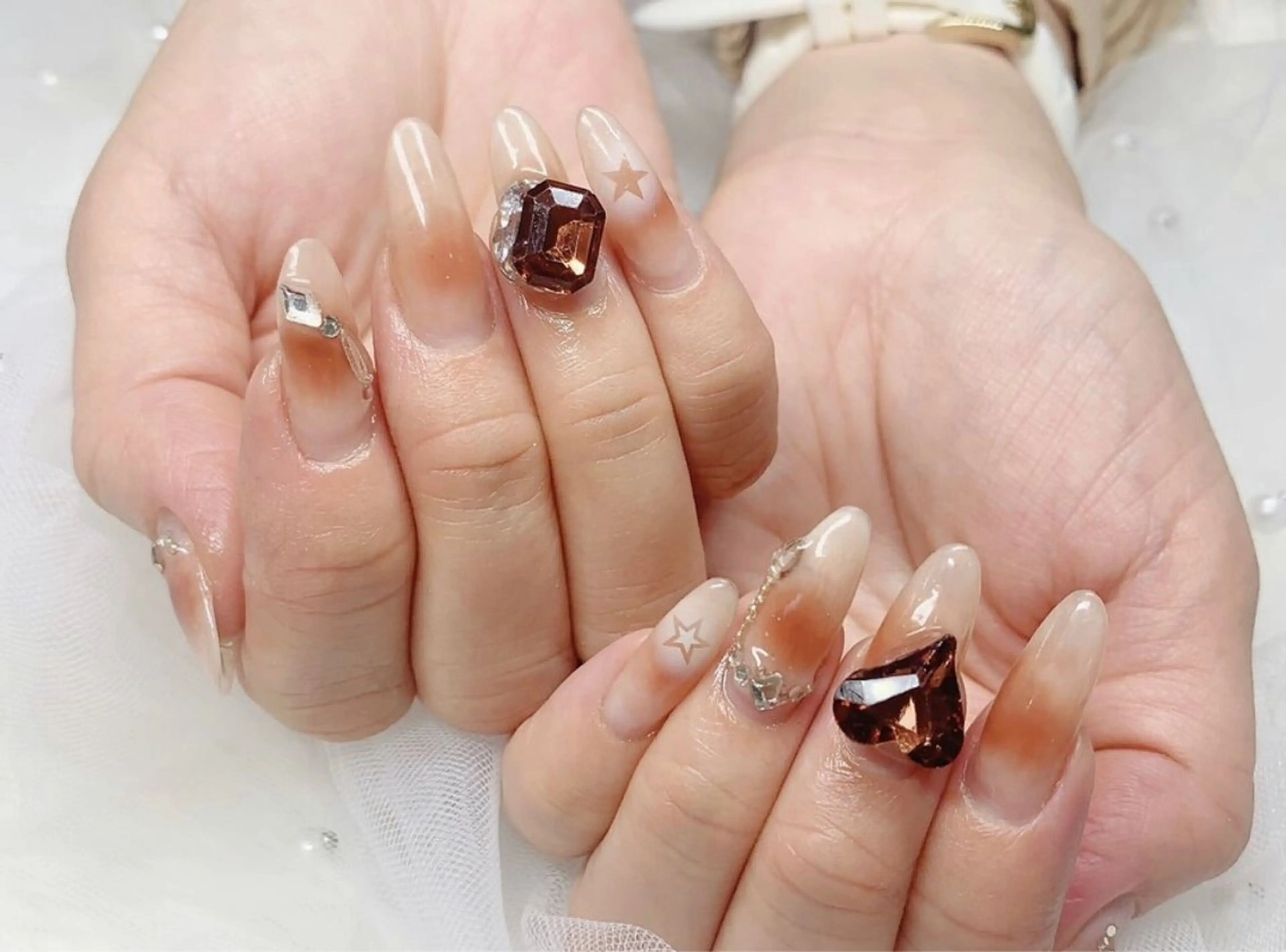 ネイル オーロラネイル フレンチネイル 韓国ネイル ワンホンネイル hami nailのネイルデザイン