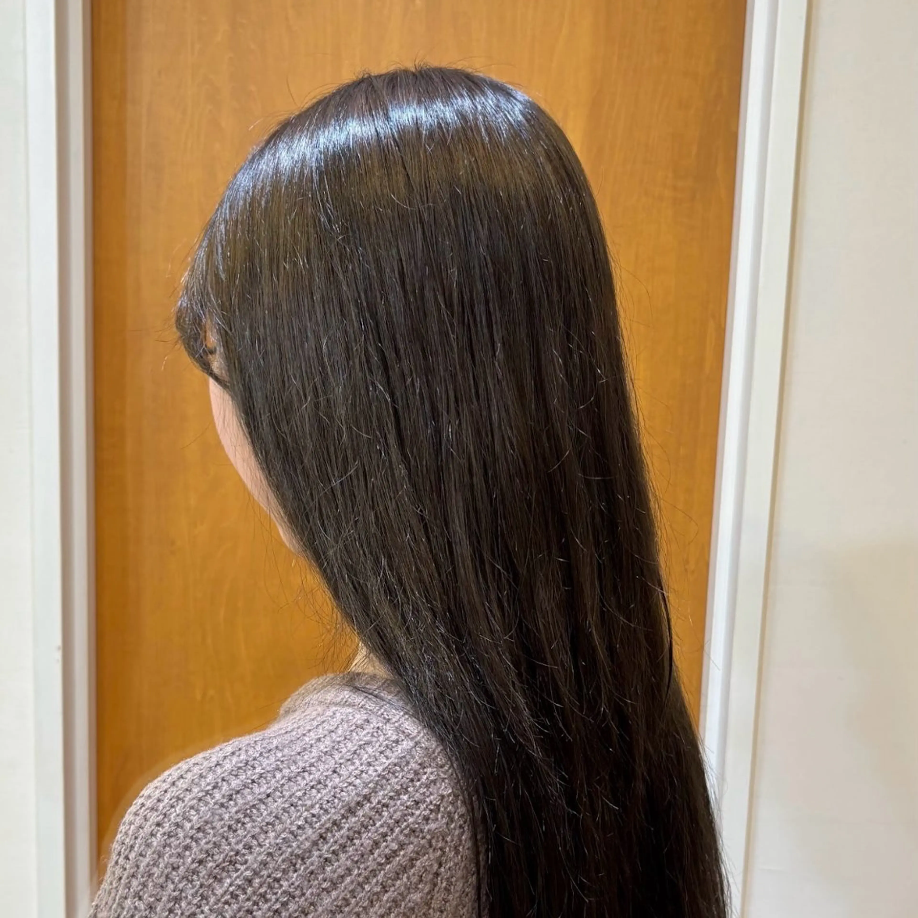 ロング カラー 透明感カラー オリーブカラー 加藤 くるみのヘアスタイル