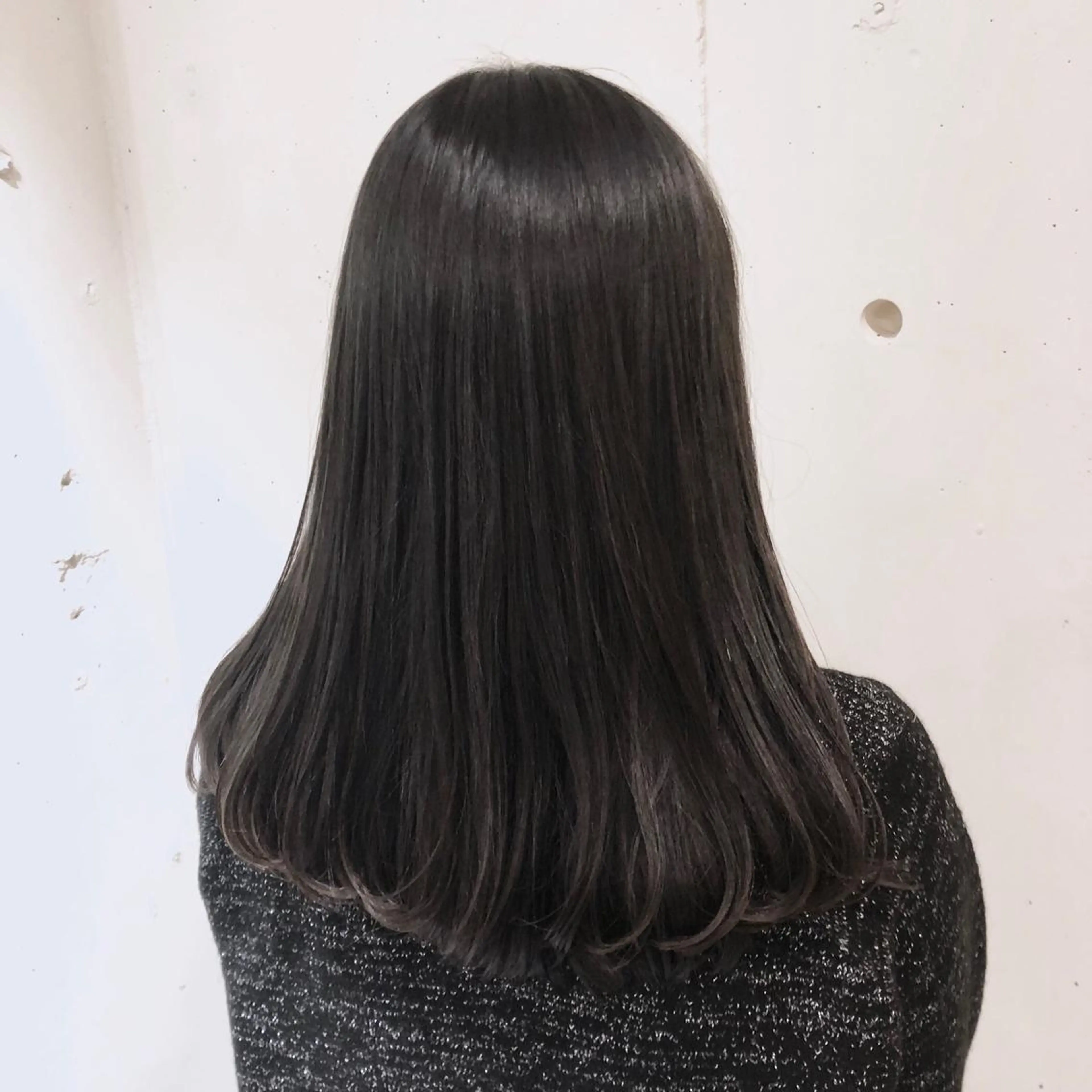 セミロング カラー パーマ ヘアアレンジ バレイヤージュ ベージュカラー ブリーチ 透明感カラー グラデーションカラー カット ヘアカラー トリートメント ヘッドスパ 【ツヤ髪美容師】 ツダケイスケのヘアスタイル
