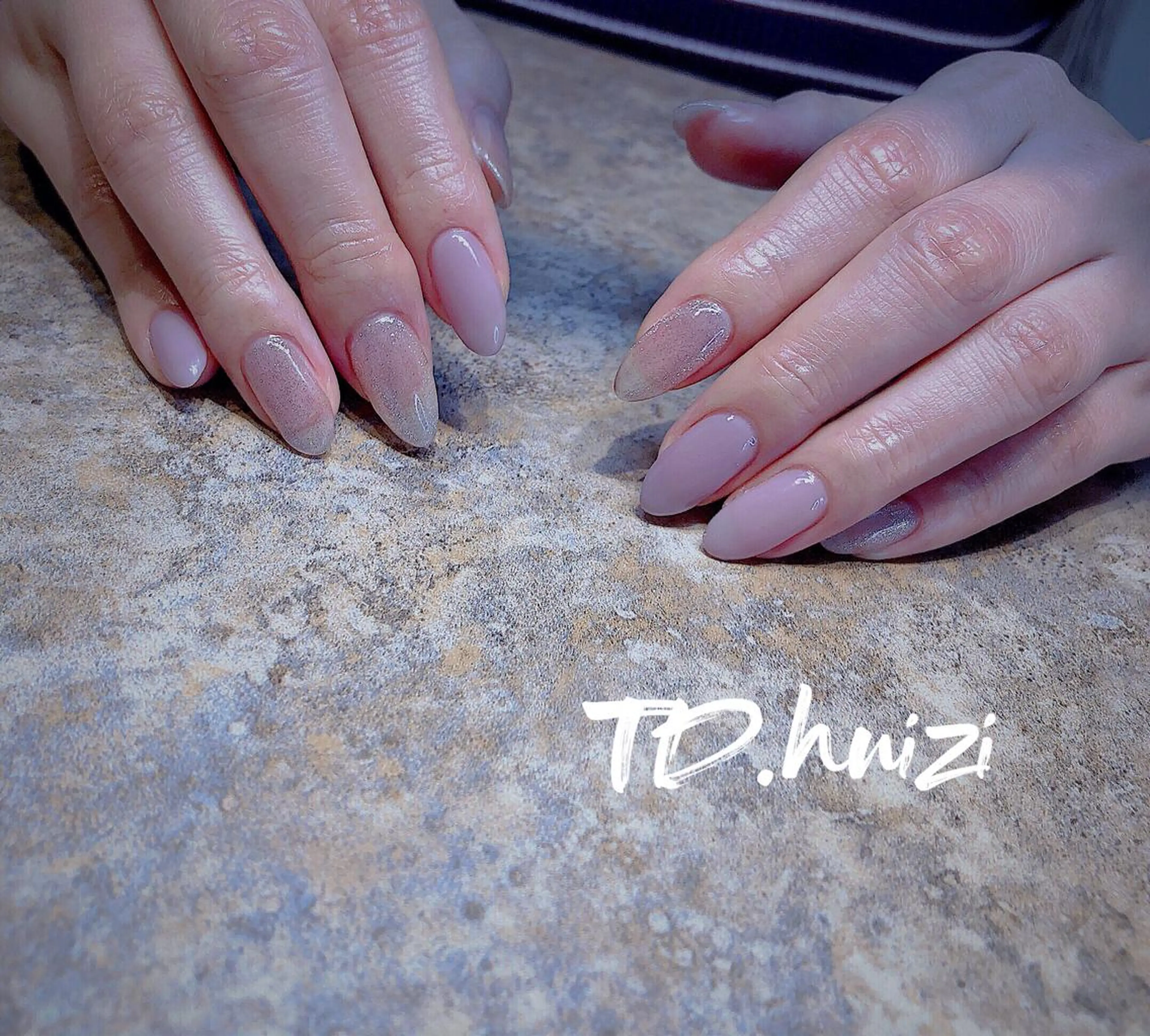 ミディアム めぐみのネイルサロン スタッフ練習のネイルデザイン