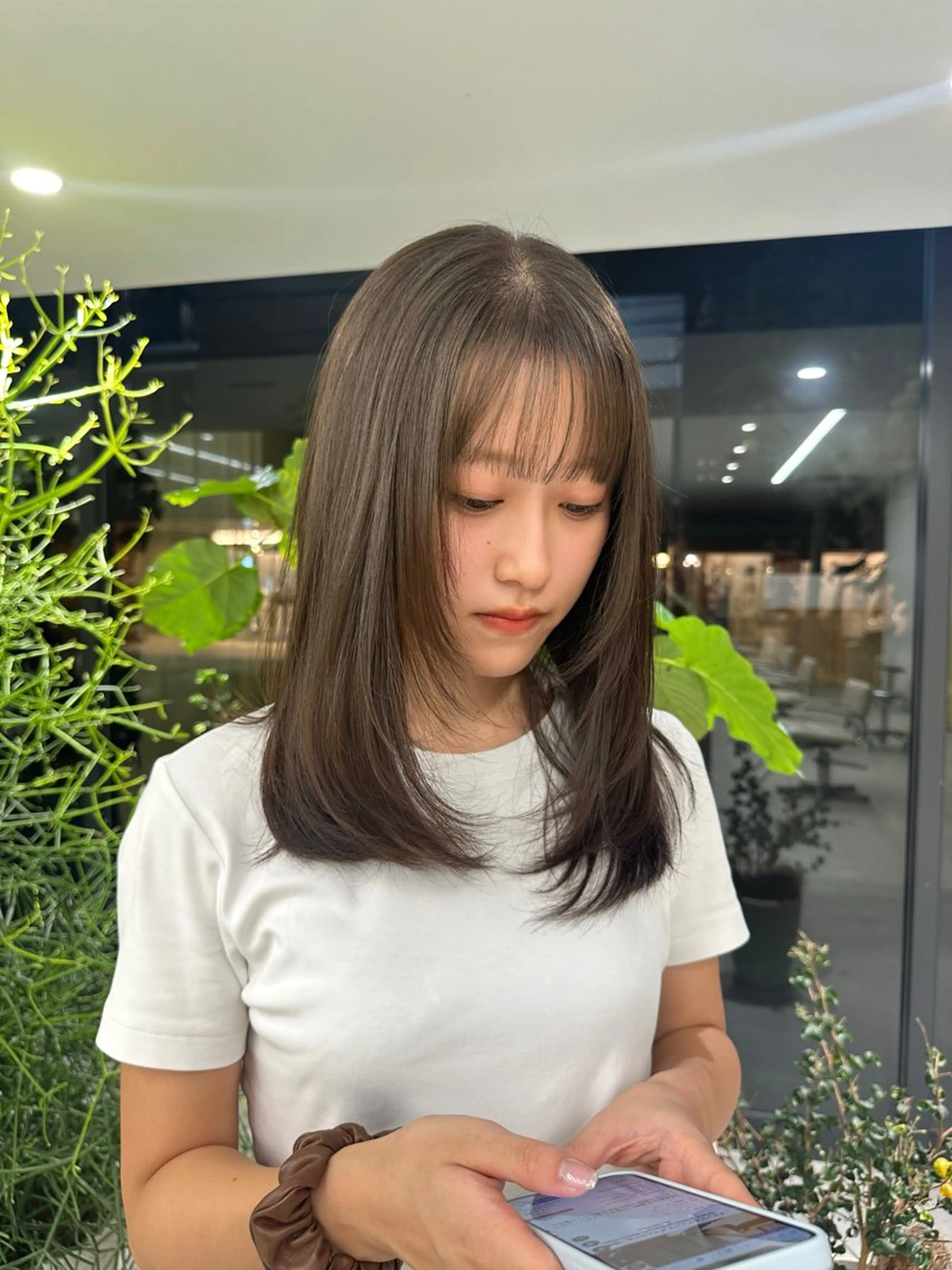 ミディアム カラー ベージュカラー オリーブベージュ オリーブカラー レイヤーカット カット ヘアカラー トリートメント ハイトーン/透け感 カラー🎀真香のヘアスタイル