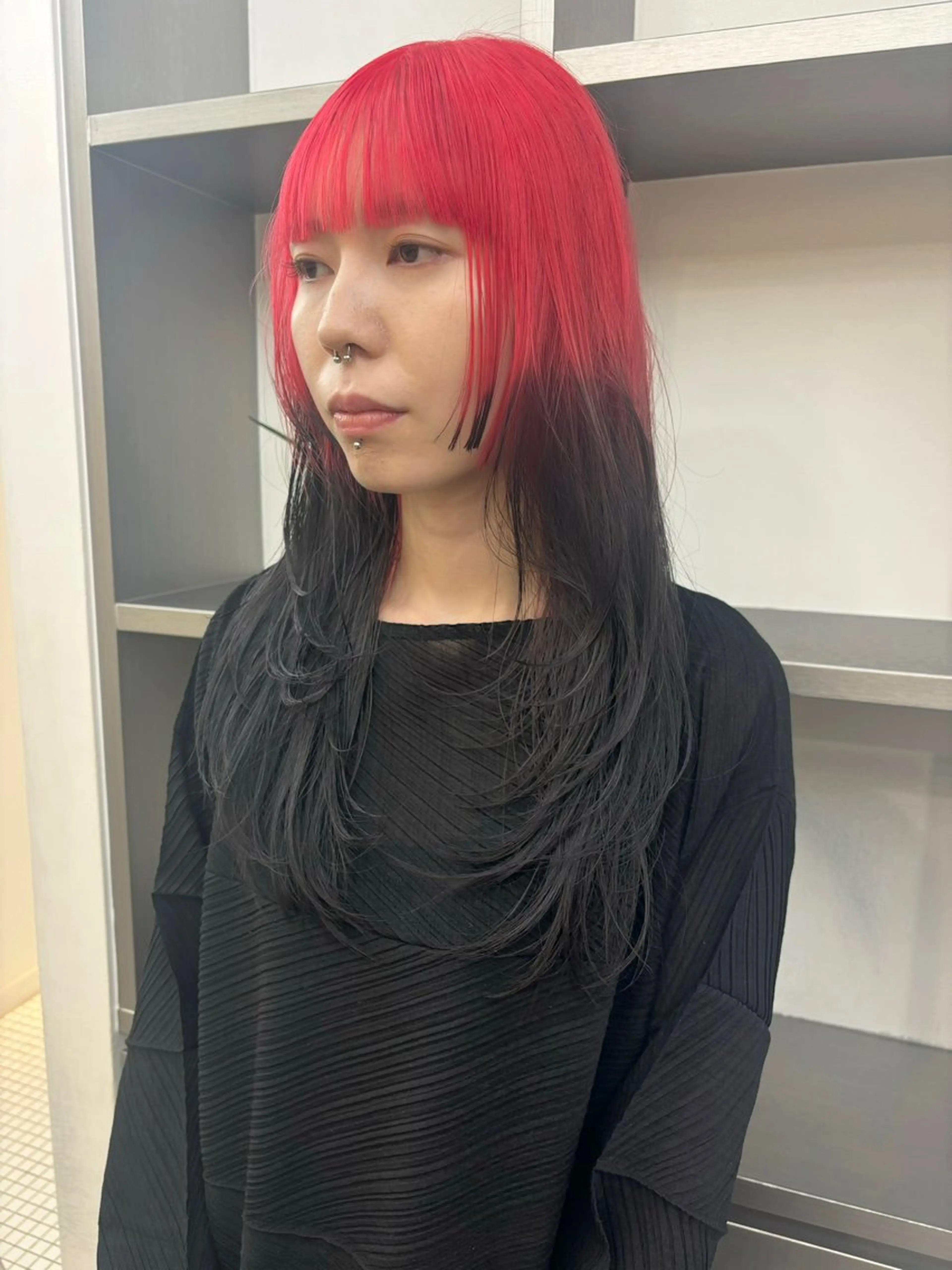 セミロング カラー ヘアアレンジ ブリーチ デザインカラー 髪質改善 ヘアカラー 🎨ハイトーン/ 切りっぱなし みつきのヘアスタイル