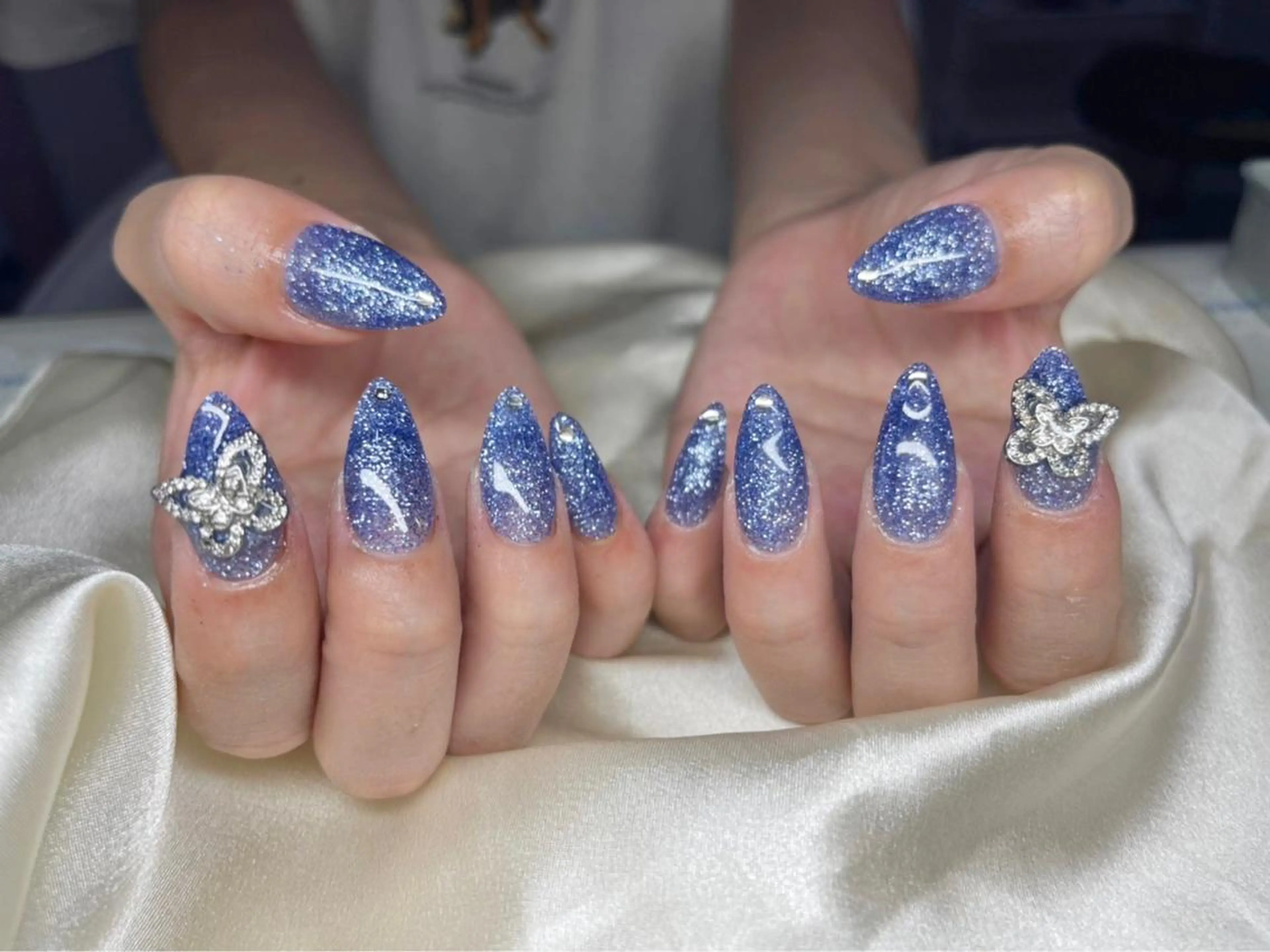 ネイル マツエク・マツパ アイブロウ 韓国風マツエク パリジェンヌラッシュリフト まつげパーマ ワンホンマツエク 長さ出し ハンドネイル Nail&eye Belire 新宿のネイルデザイン