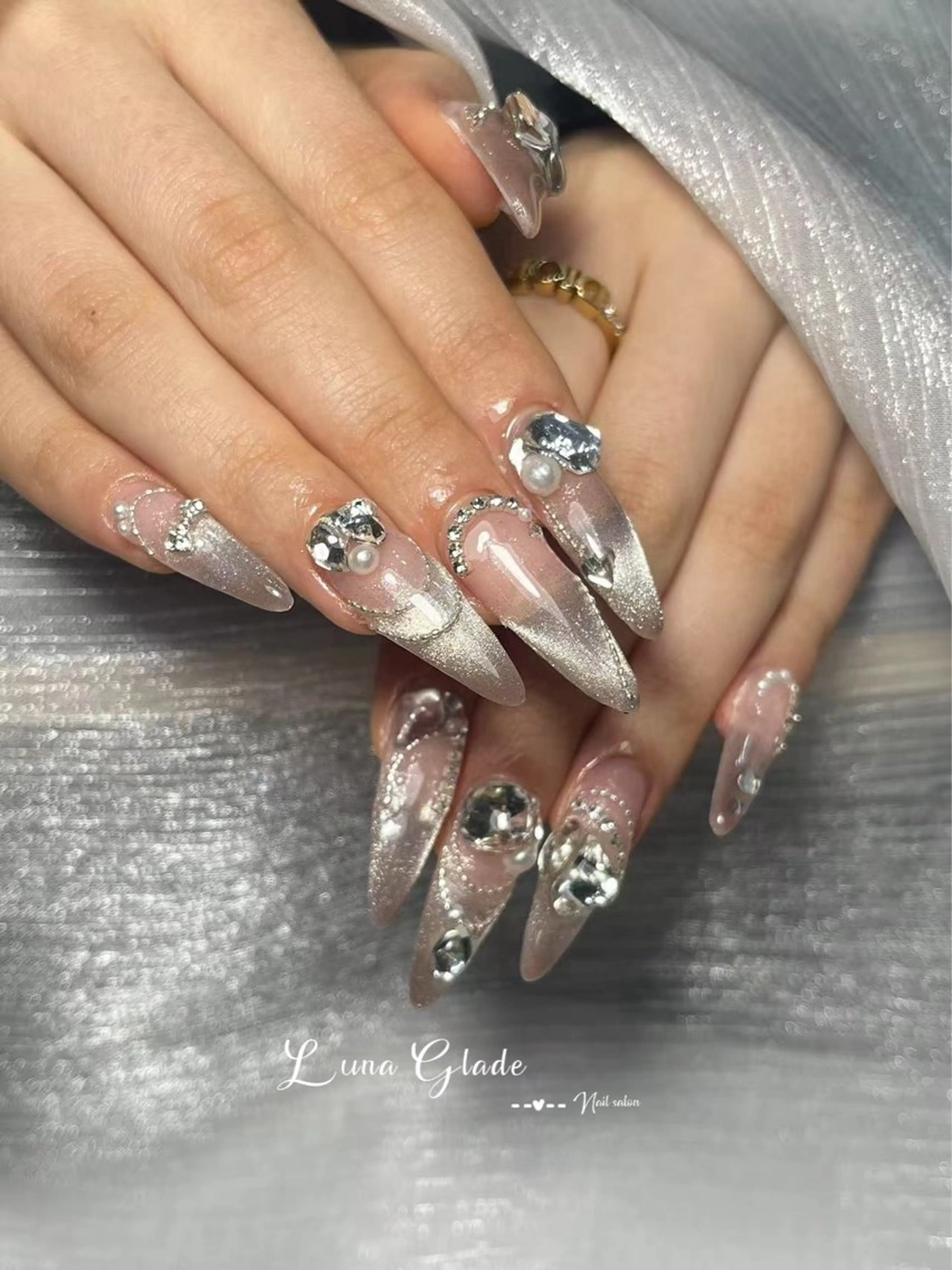 ネイル ハンドネイル Luna Gladeのネイルデザイン