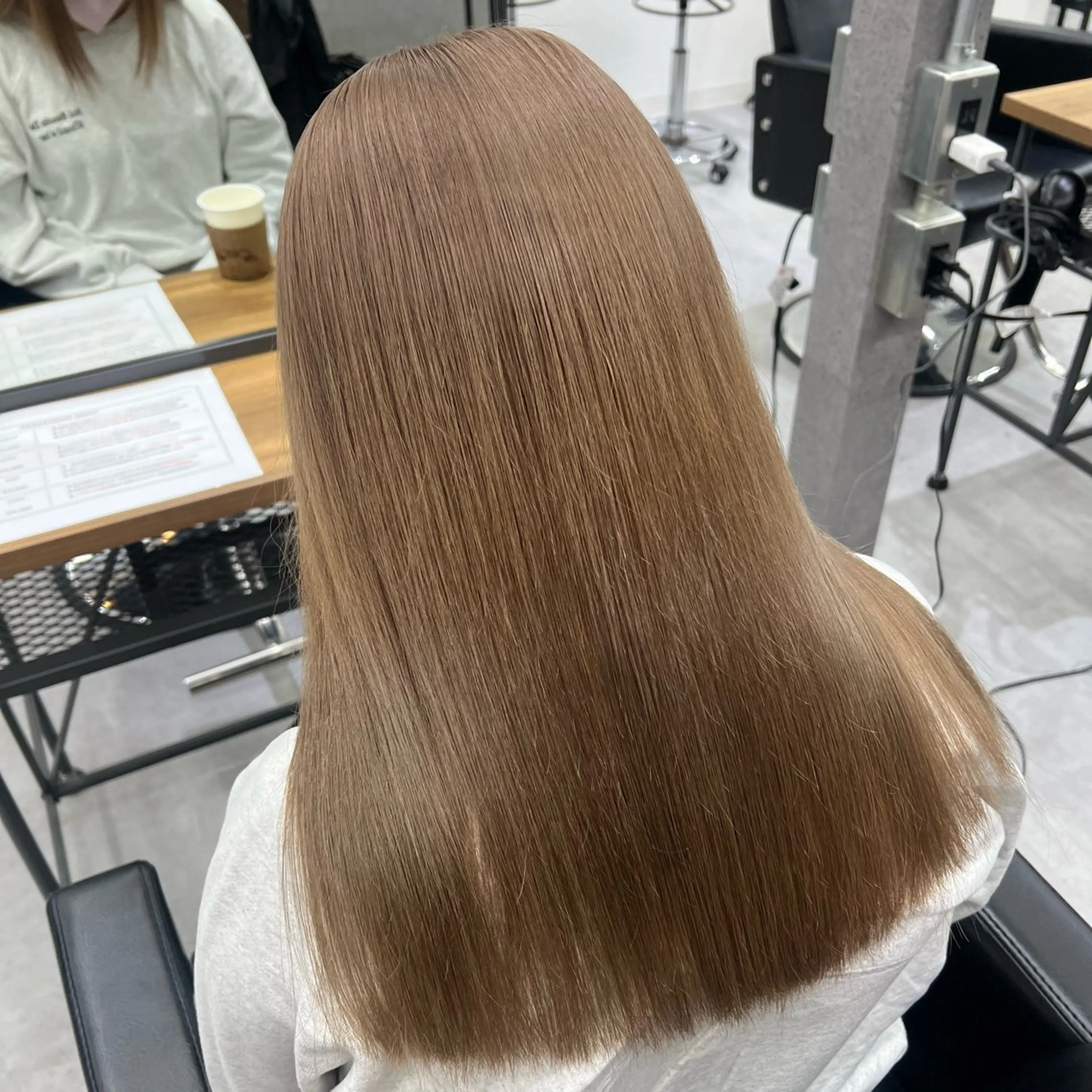 ロング カラー ベージュカラー ブリーチ 透明感カラー デザインカラー ダブルカラー ショート/ウルフ カットモデル募集のヘアスタイル