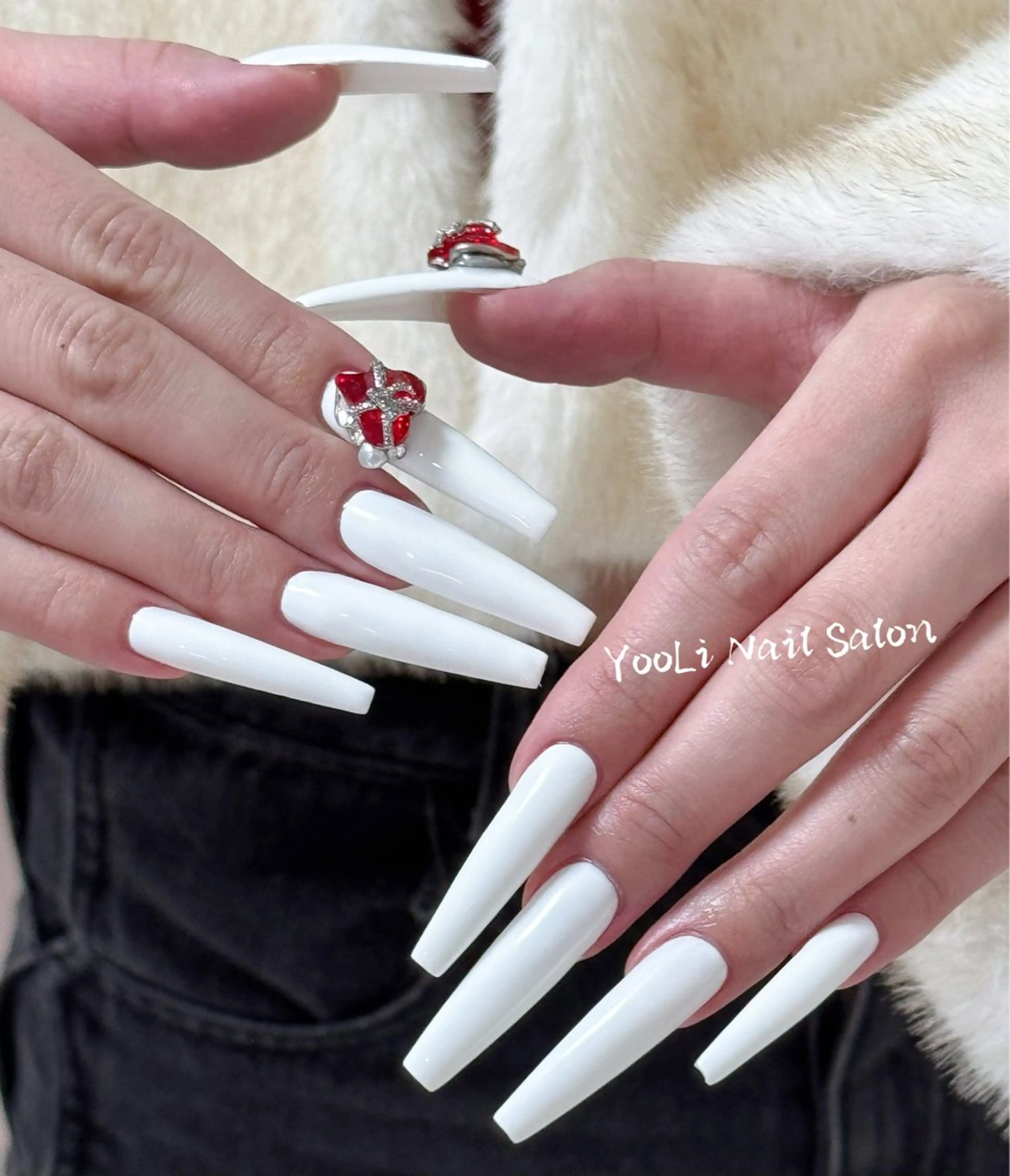 ネイル フレンチネイル グラデーション キラキラネイル 韓国ネイル マグネットネイル ハンドネイル 🎀🎀YooLi Nail Salonのネイルデザイン