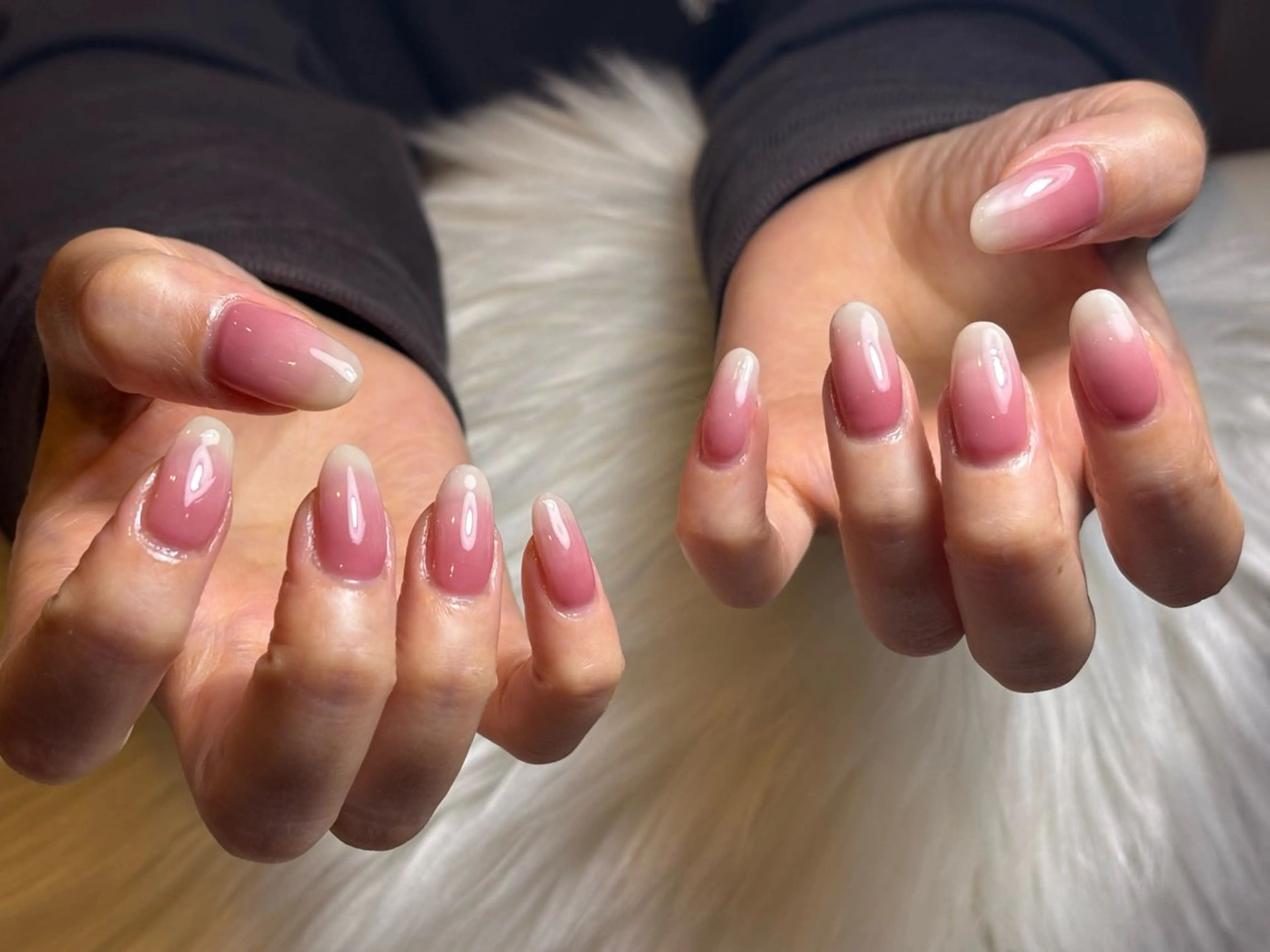 ネイル アートネイル ピンク ホワイト 5月以降のご案内 【puff 八軒】のネイルデザイン