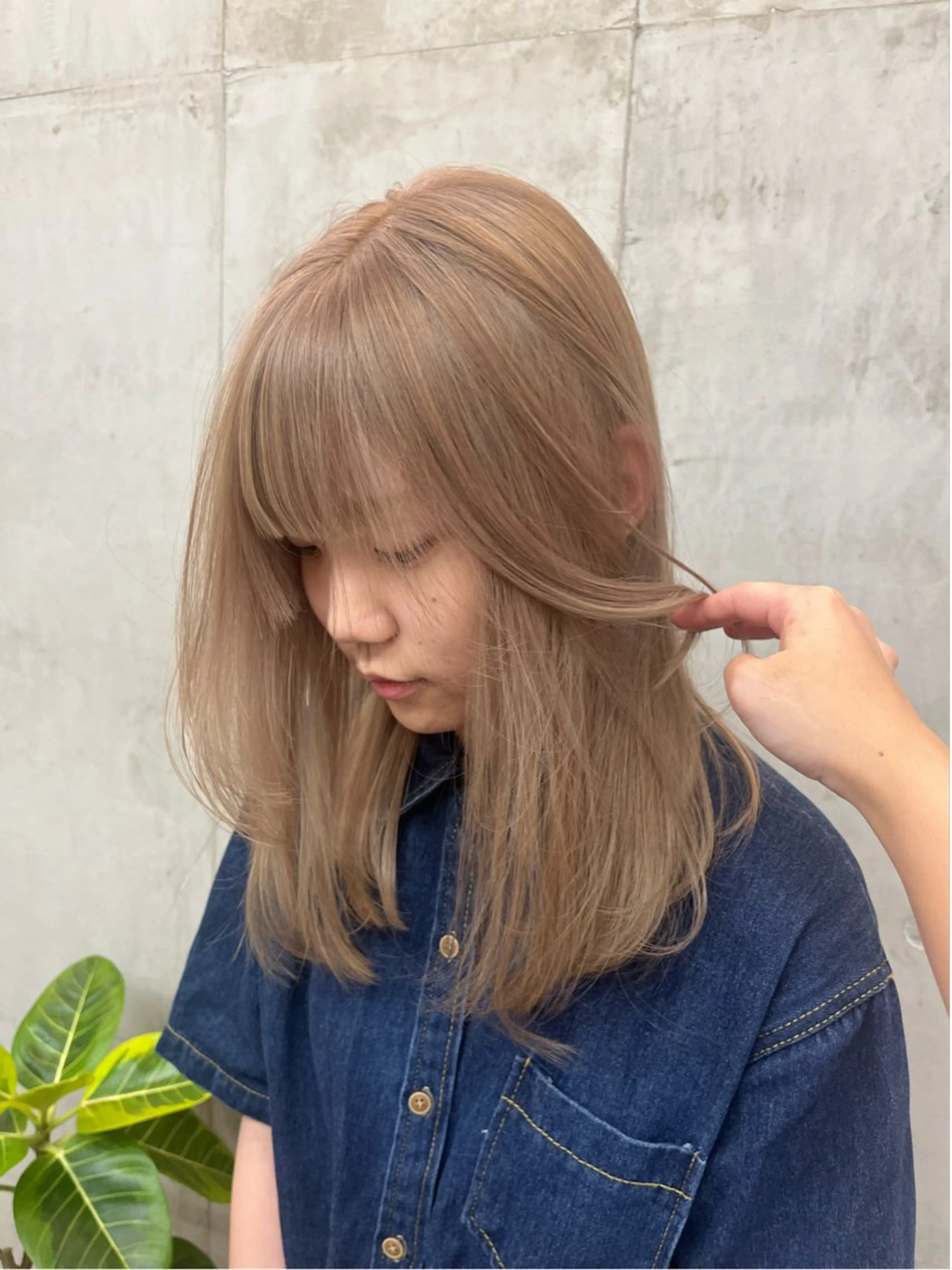 セミロング カラー ベージュカラー ブリーチ ケアブリーチ 透明感カラー ダブルカラー カット 🤎𝐌𝐚𝐨⌇ お悩み解決美容師🤎のヘアスタイル