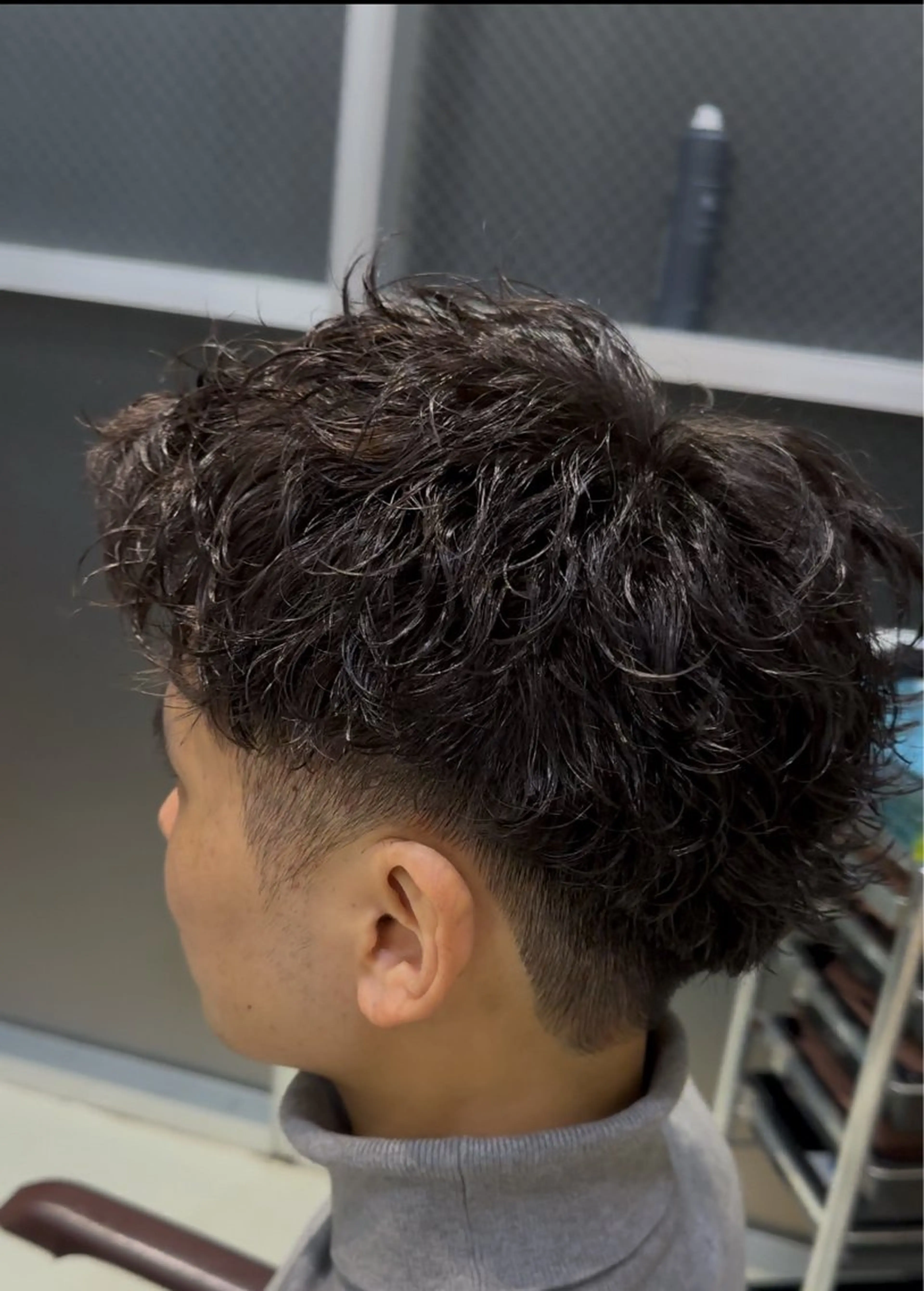 ショート パーマ メンズ メンズパーマ ツイストスパイラルパーマ スパイラルパーマ カット パーマ ヘアセット fifth原宿 今村圭一のヘアスタイル