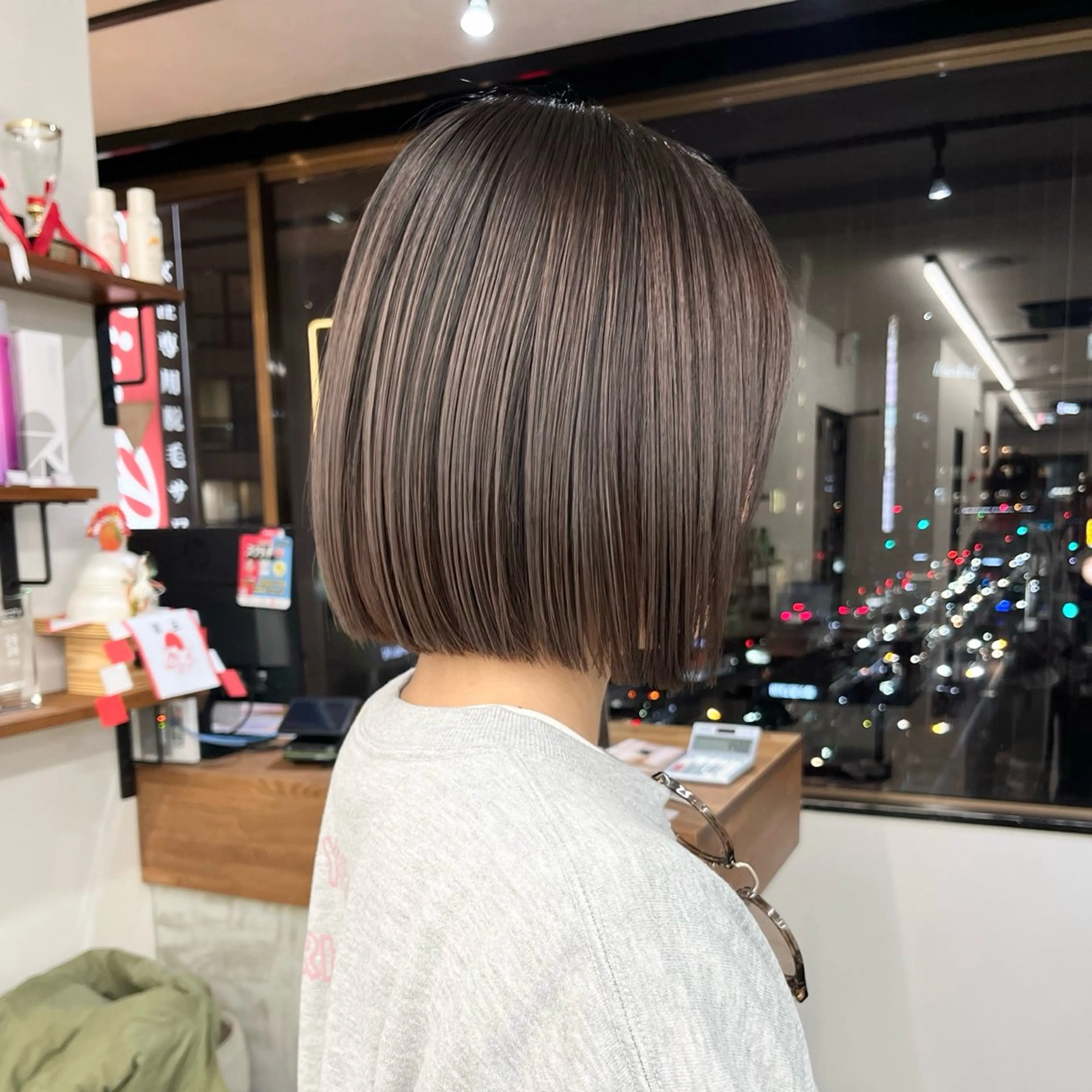 ショート カラー ブリーチ ブリーチなしカラー ボブ 髪質改善 レイヤーカット カット ヘアカラー トリートメント 初めてのショート お任せください✂️のヘアスタイル