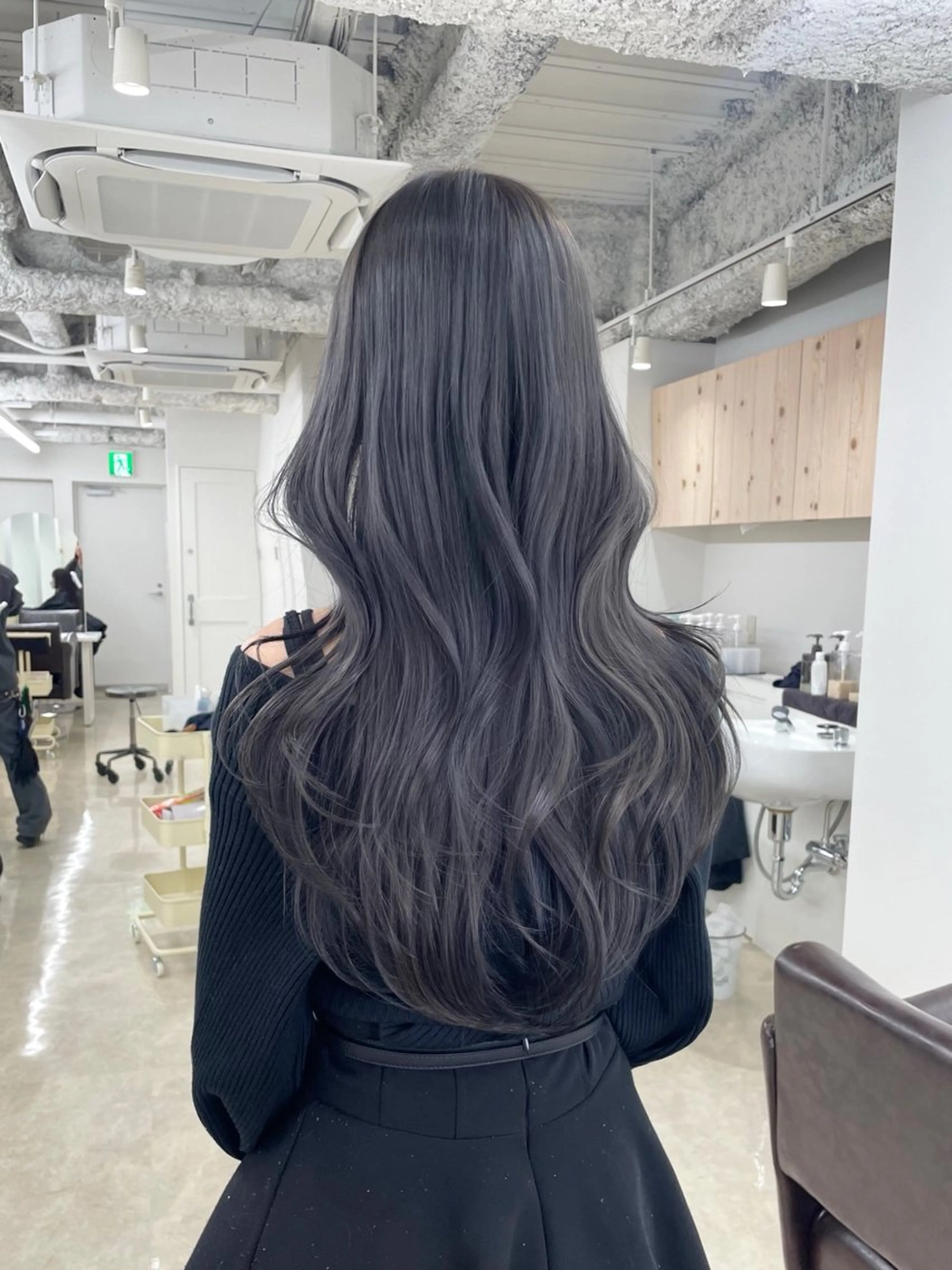 ロング カラー カット ヘアカラー トリートメント ヘアセット 新宿/韓国ヘア/ 髪質改善ストレートのヘアスタイル