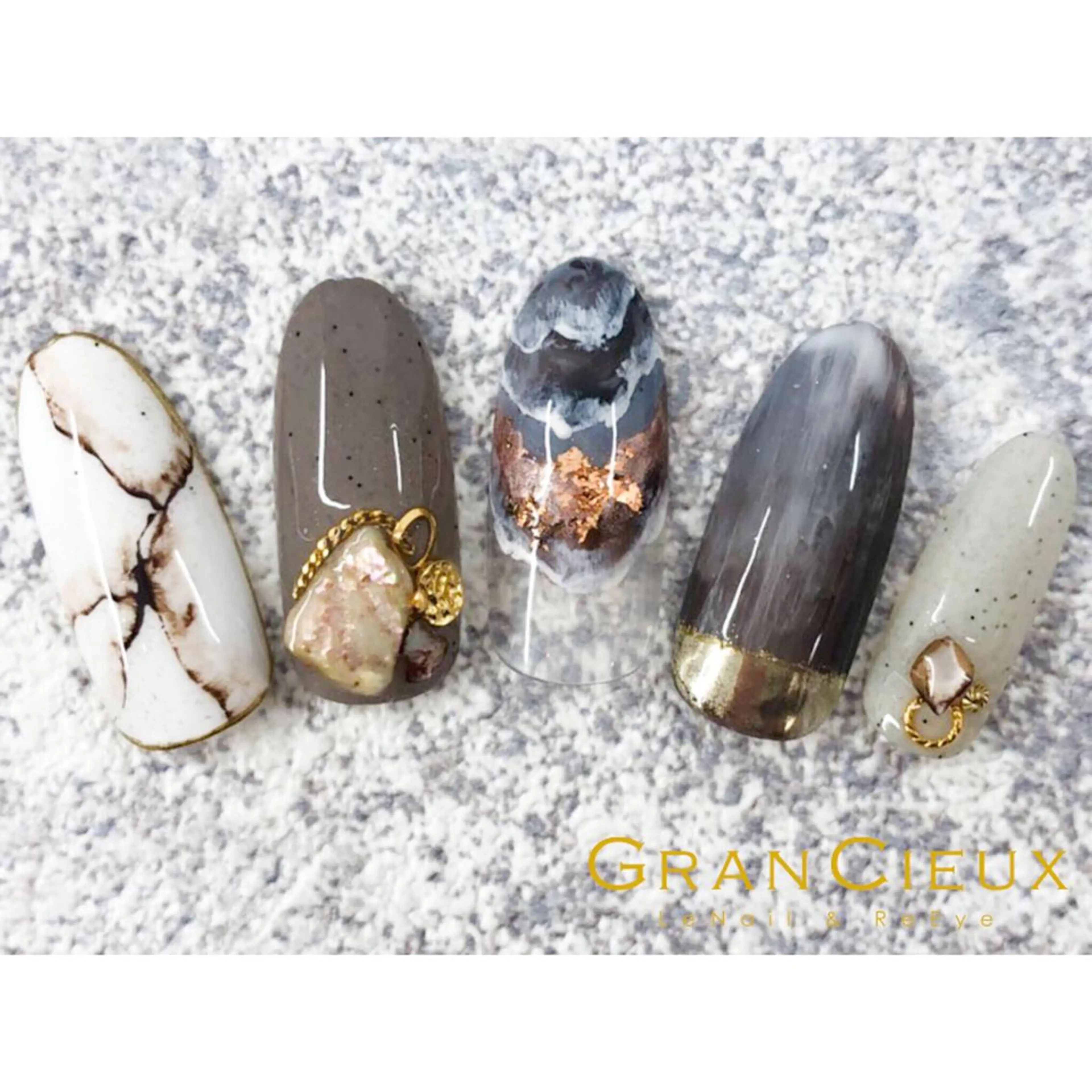 ネイル 坂本 萌のネイルデザイン