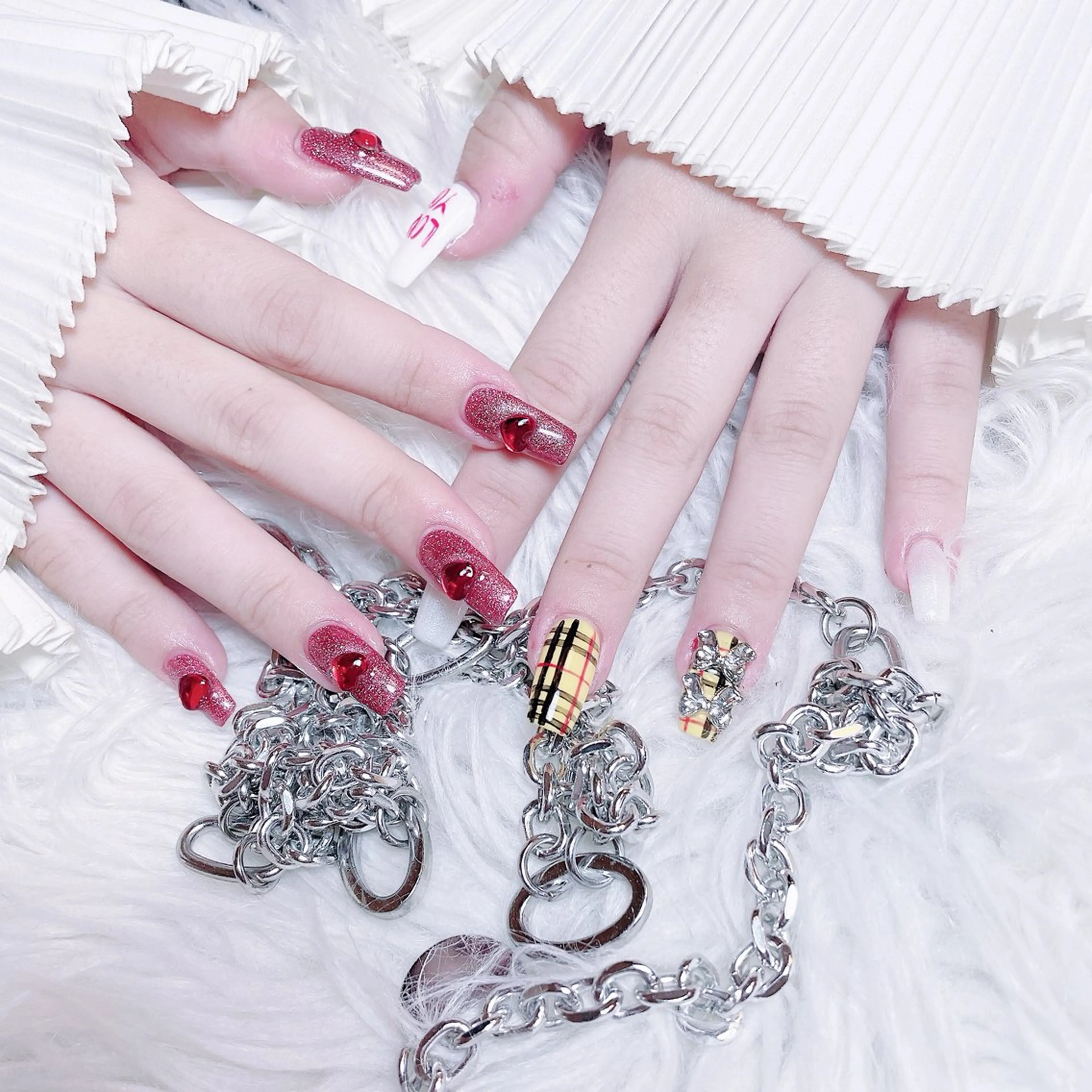 ネイル チークネイル 長さ出し フラワーネイル フレンチネイル ガーリー ハンドネイル ハンドケア NEW NAIL 池袋のネイルデザイン