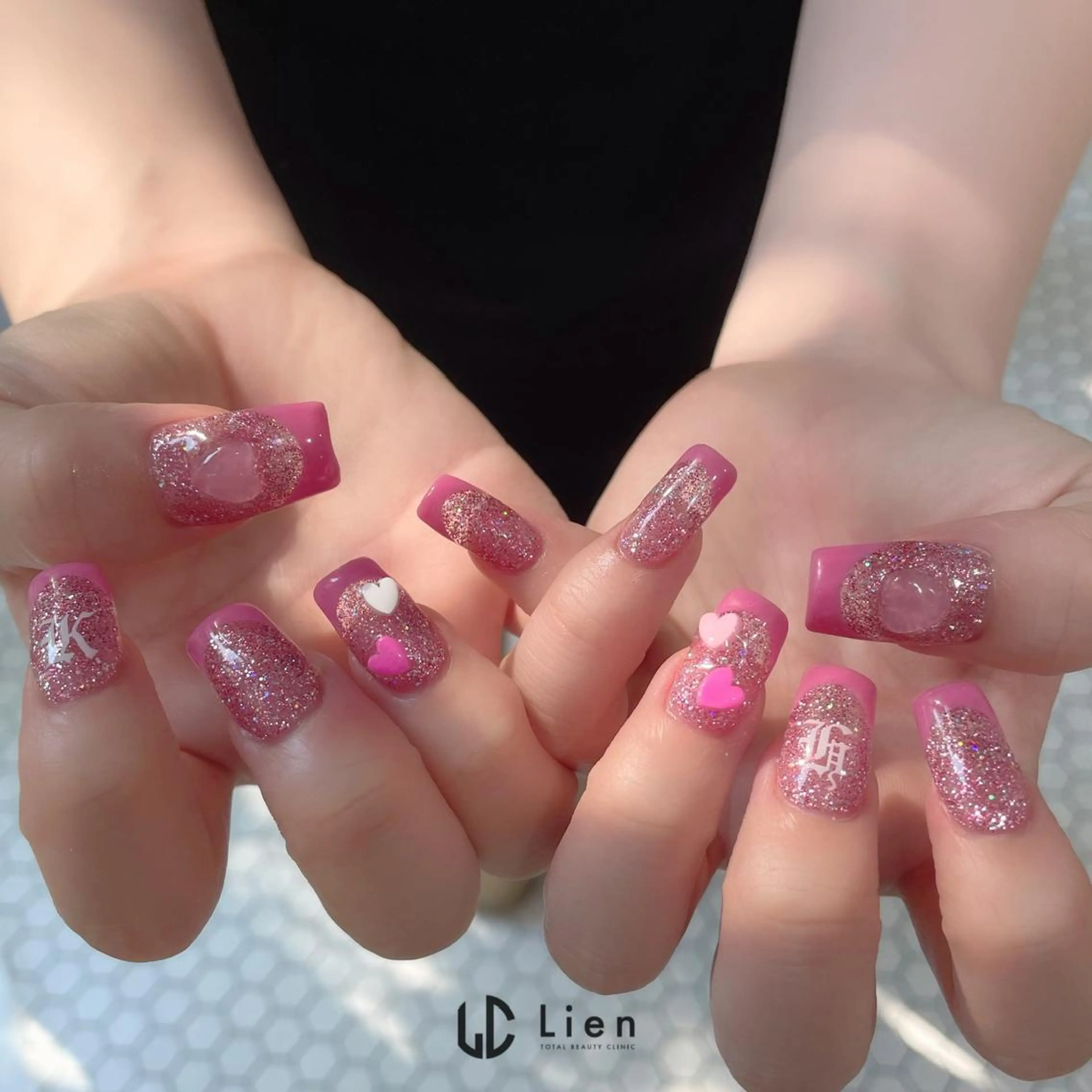 ネイル キラキラネイル 韓国ネイル ロングネイル ニュアンスネイル スカルプネイル 山田 真里のネイルデザイン