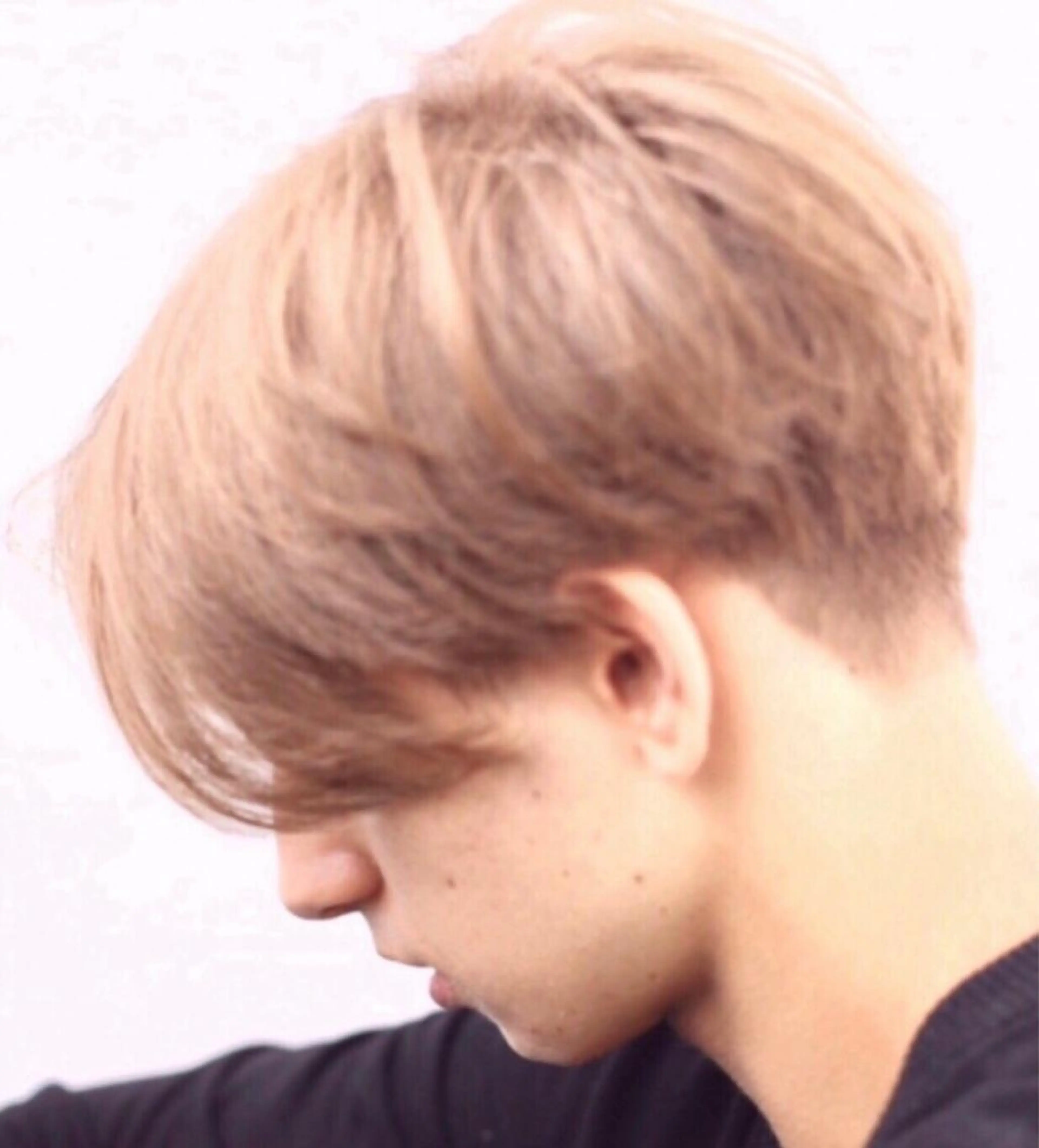 ミディアム カラー メンズ ミディアムパーマ アップバング コンマヘア マッシュ メンズパーマ カット ヘアカラー AKI アキのヘアスタイル