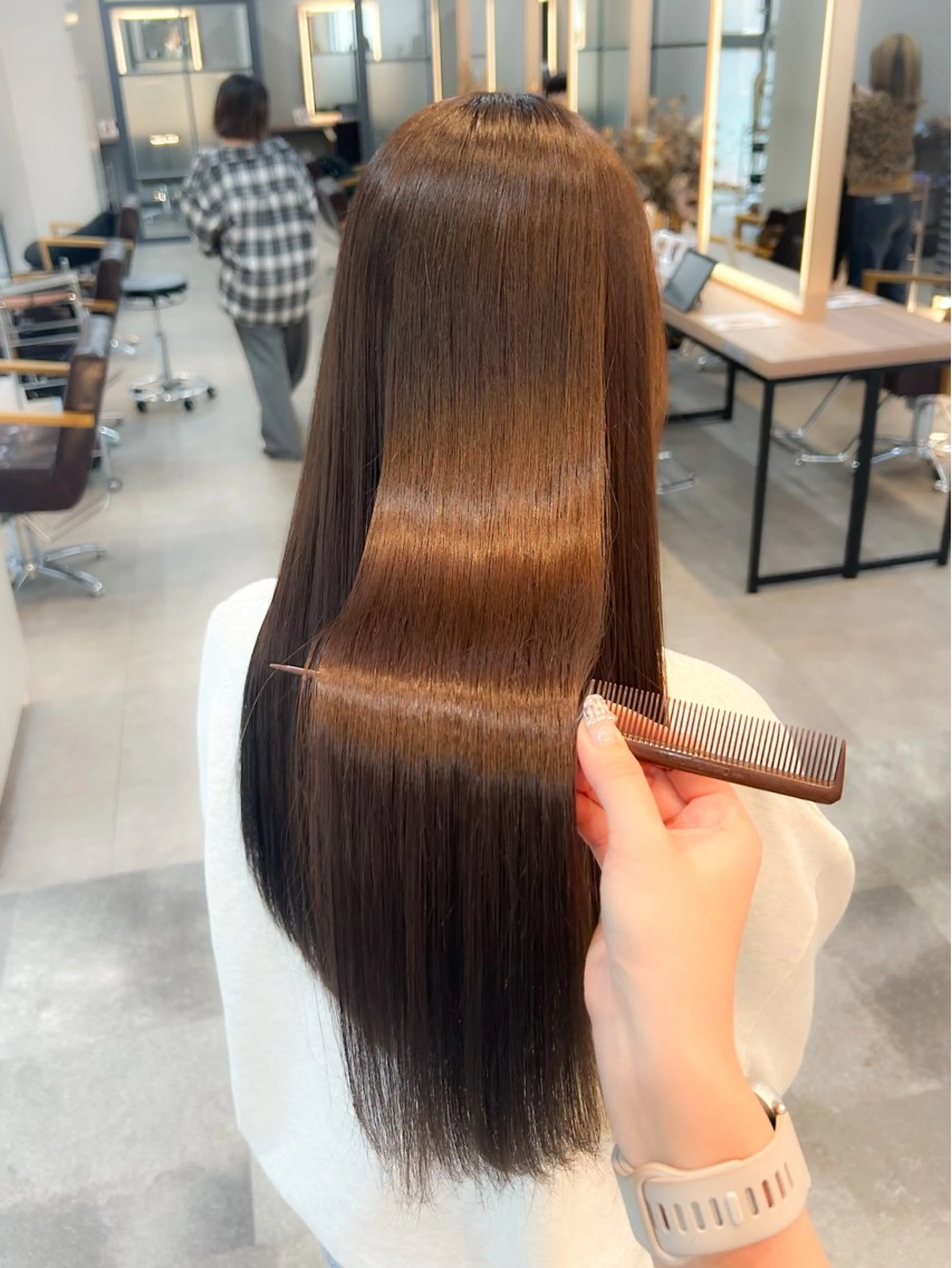 【伸ばし中の方におすすめ✨】前髪カットor整えカット+透明感カラーの写真