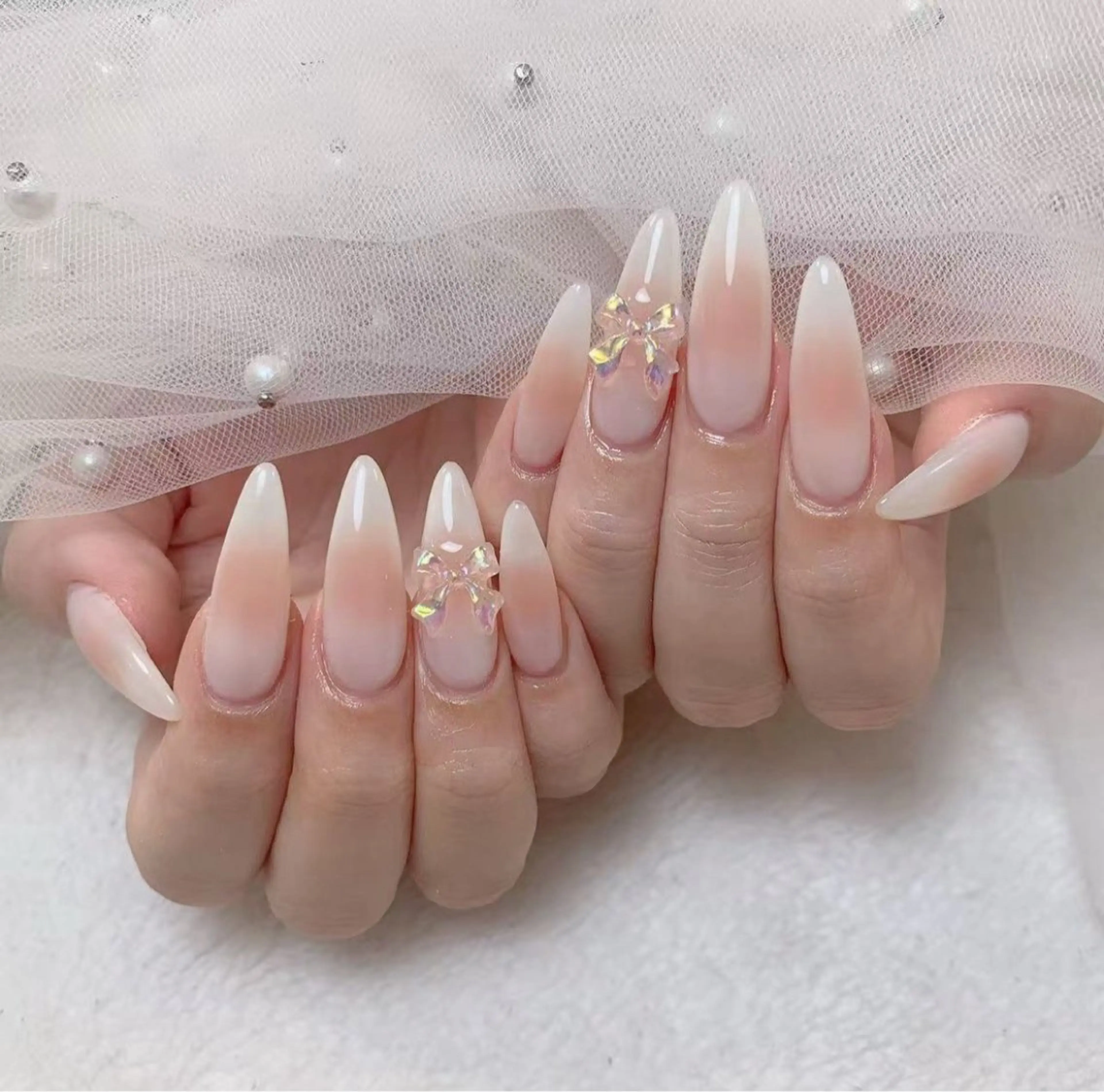 ネイル チークネイル ハンドネイル Tini ANA.CHUOのネイルデザイン