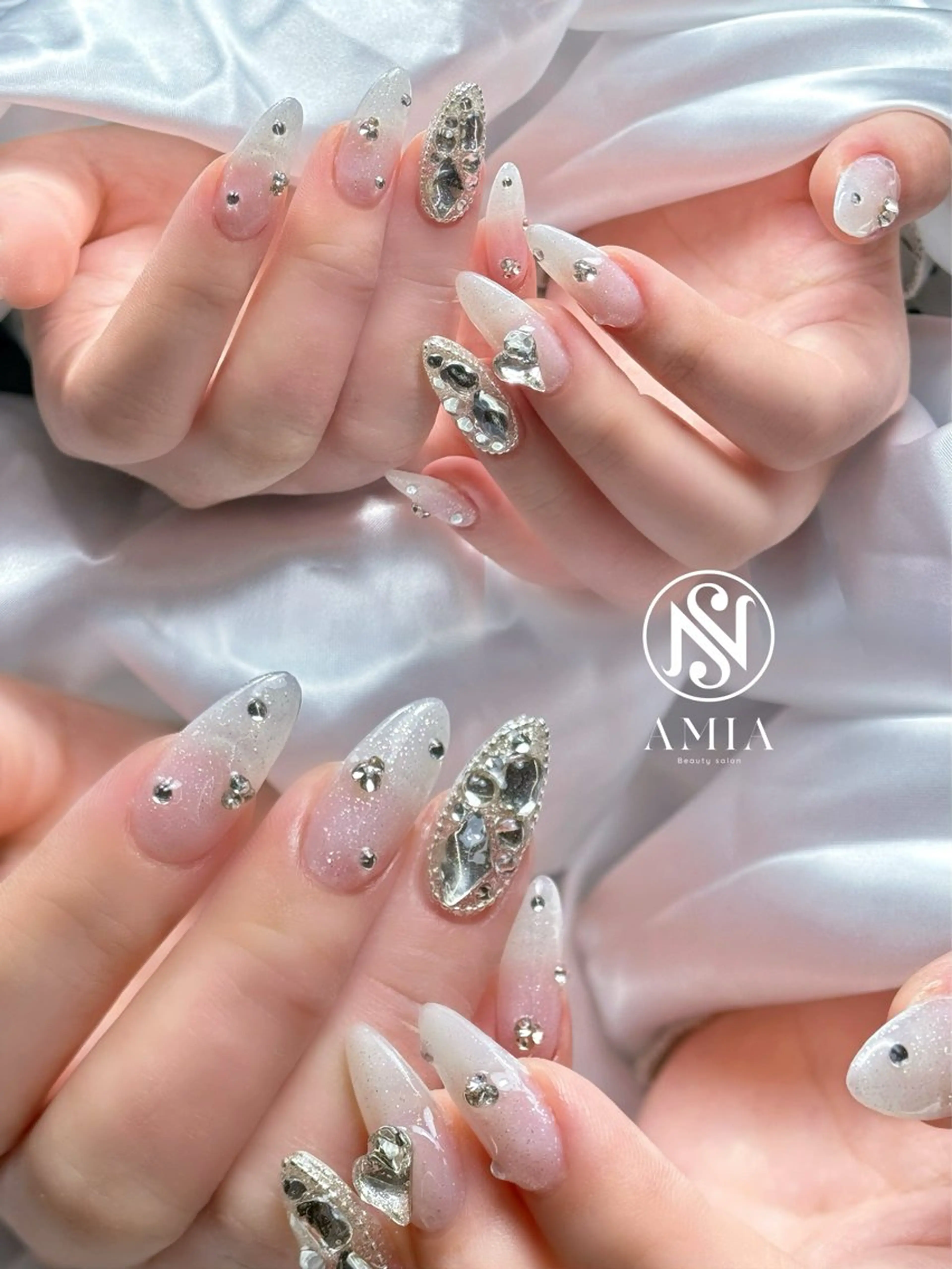 セミロング ハンドネイル 🌟AMIA BEAUTY🌟のネイルデザイン