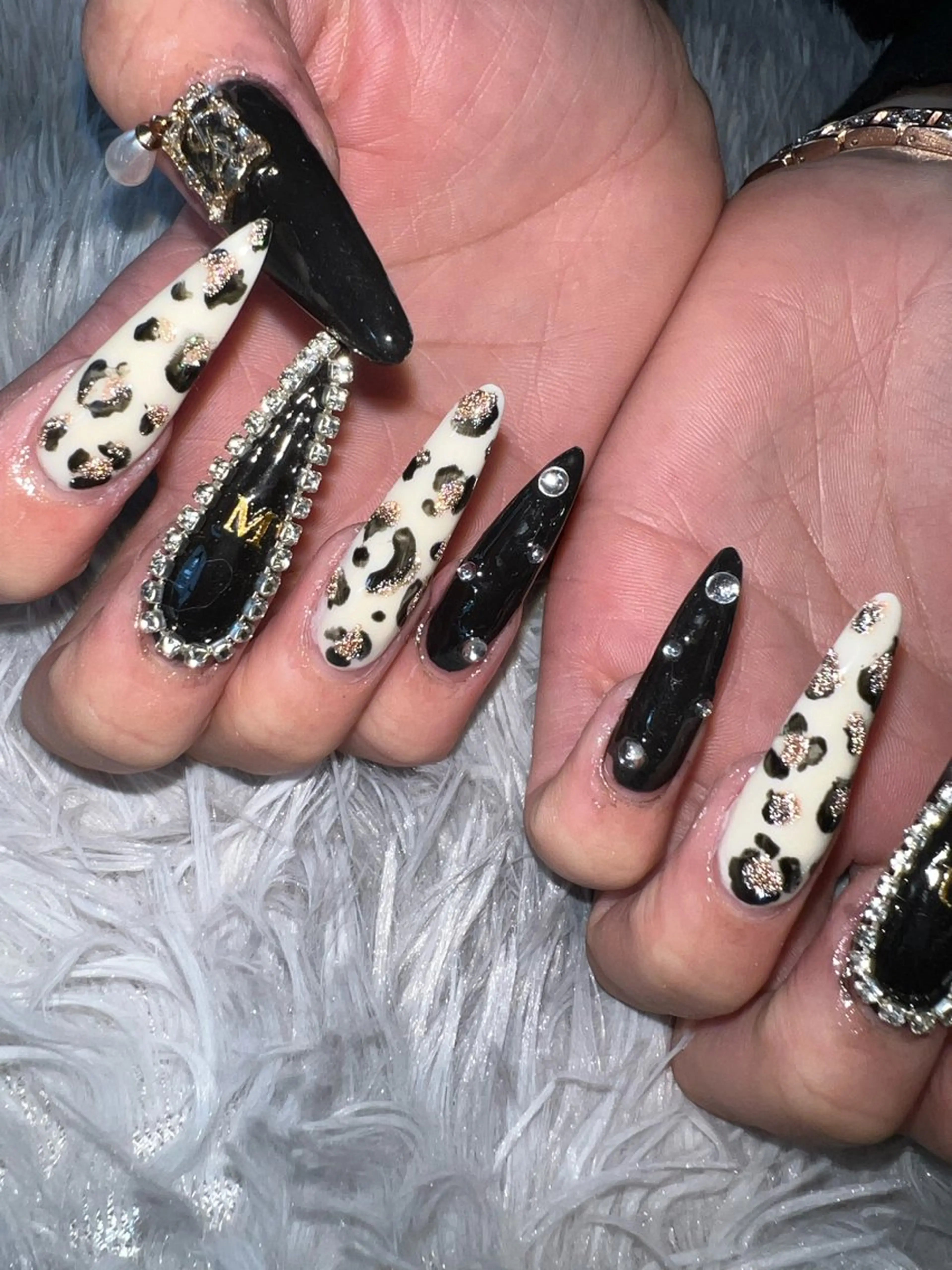 ネイル アートネイル フットネイル ジェルネイル スカルプネイル ハンドネイル シェヌネイル JURAのネイルデザイン