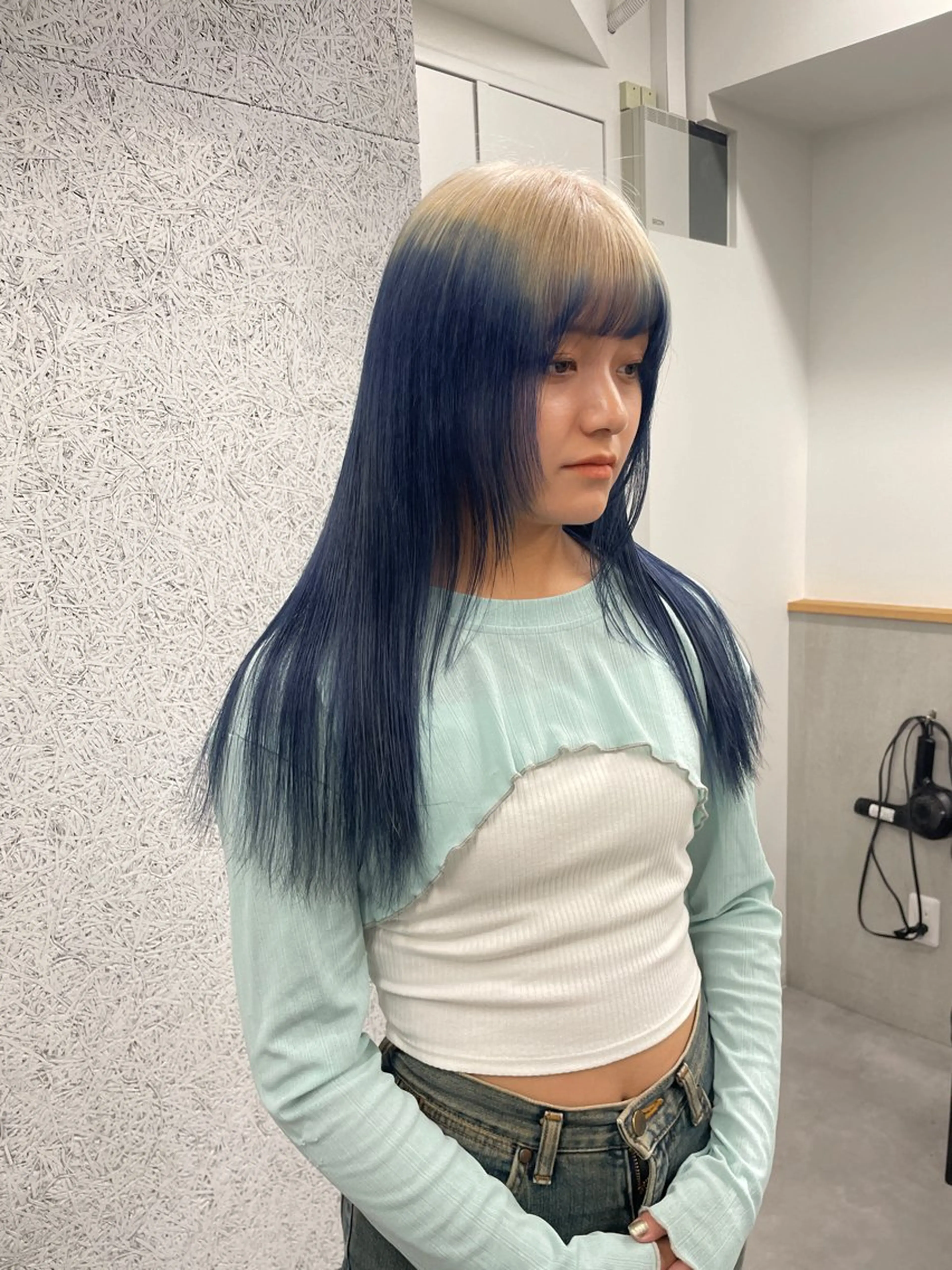 ロング カラー 切りっぱなしボブ レイヤー/縮毛矯正のヘアスタイル